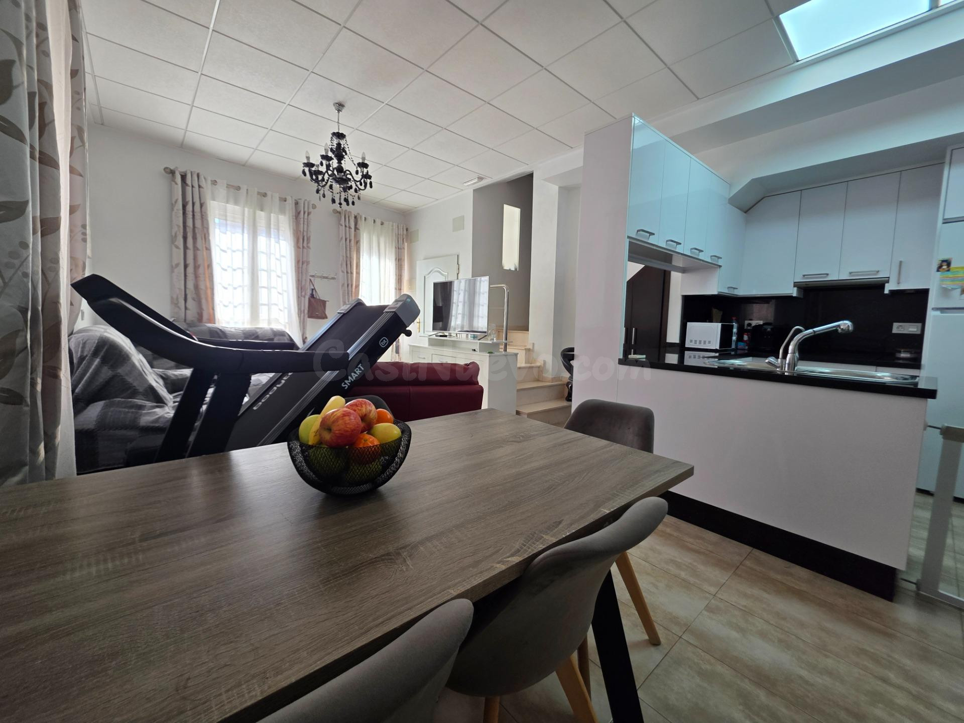 Vivienda unifamiliar reformada con 5 habitaciones y solárium - foto 5