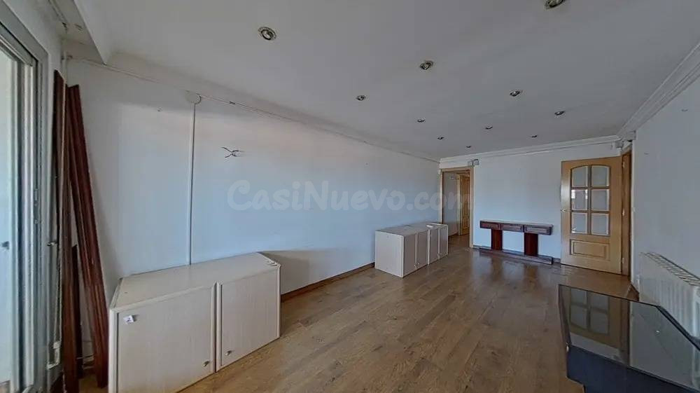 ATICO CON TERRAZA Y ASCENSOR - foto 3