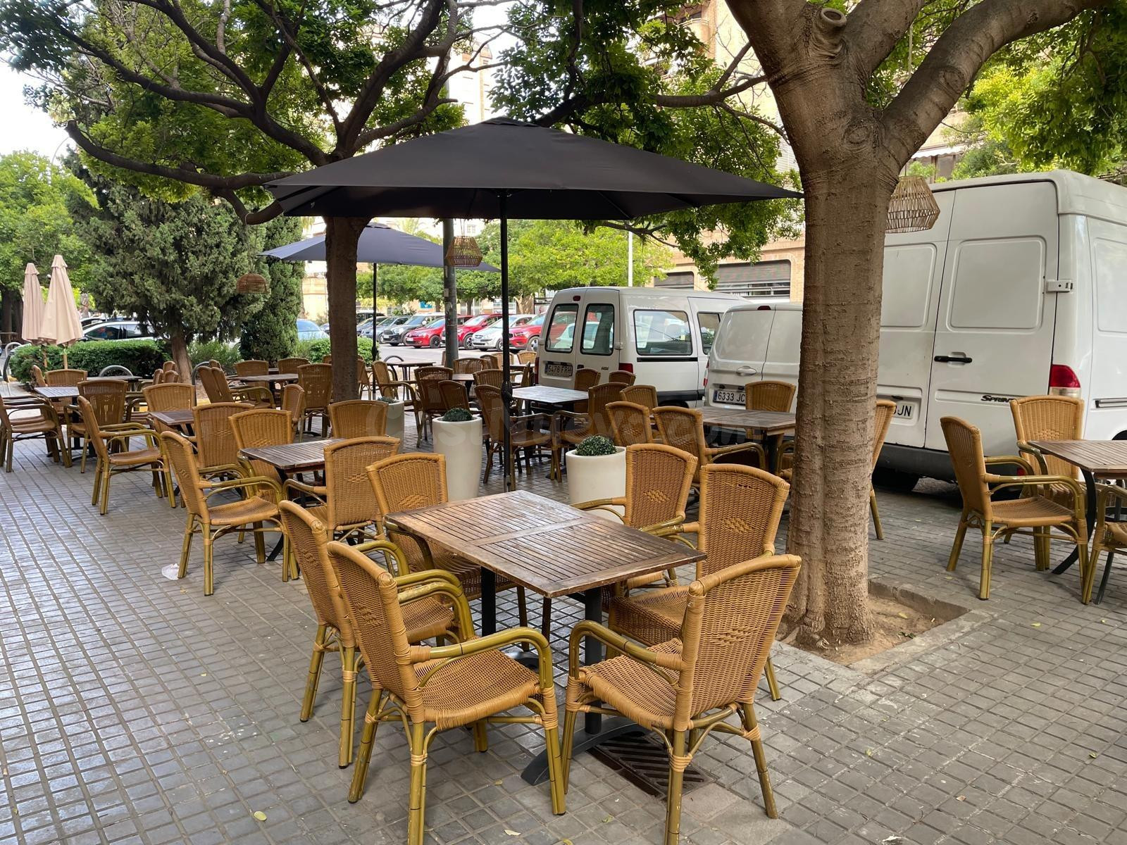 ¡Oportunidad única BAR-CAFETERÍA con licencia, salida de hum - foto 2