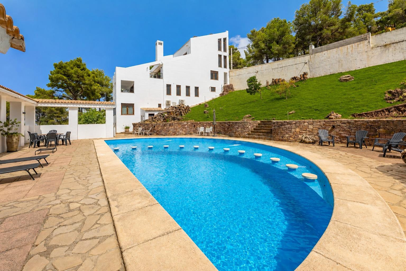 Exclusiva Villa de Lujo con Rentabilidad, Piscina para Event - foto 2