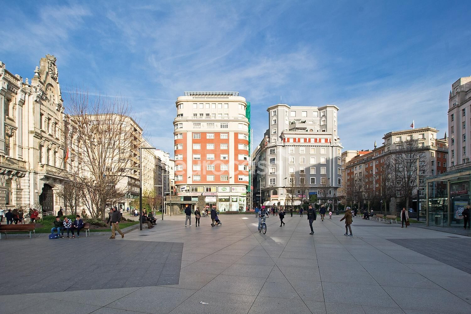 OPORTUNIDADES DE INVERSIÓN EN PLENO CENTRO DE SANTANDER - foto 2