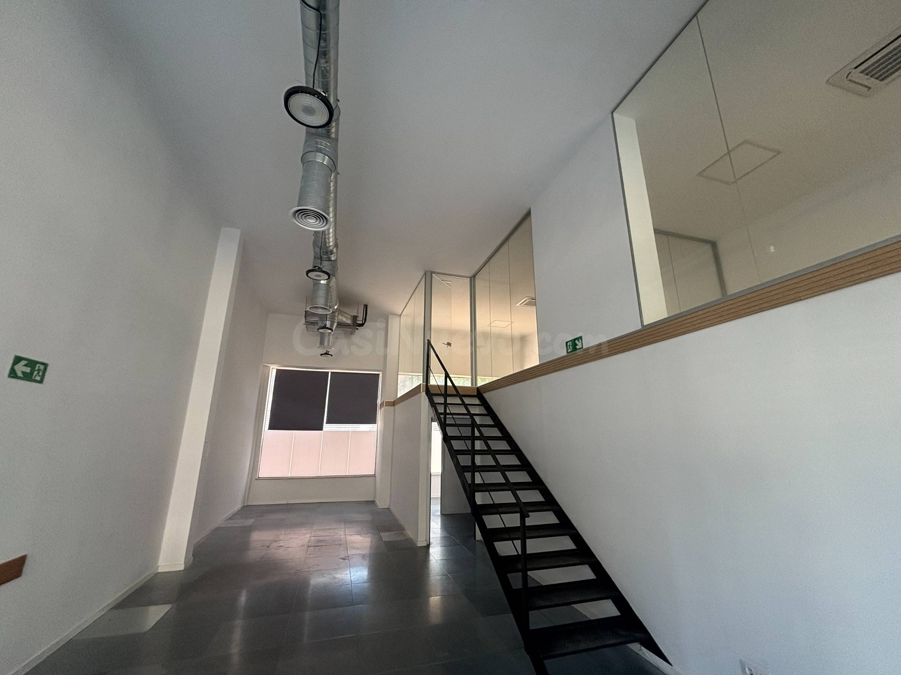 ¡LOCAL DE 140 M2 JUNTO CARRETERA SANTA EULALIA! - foto 2