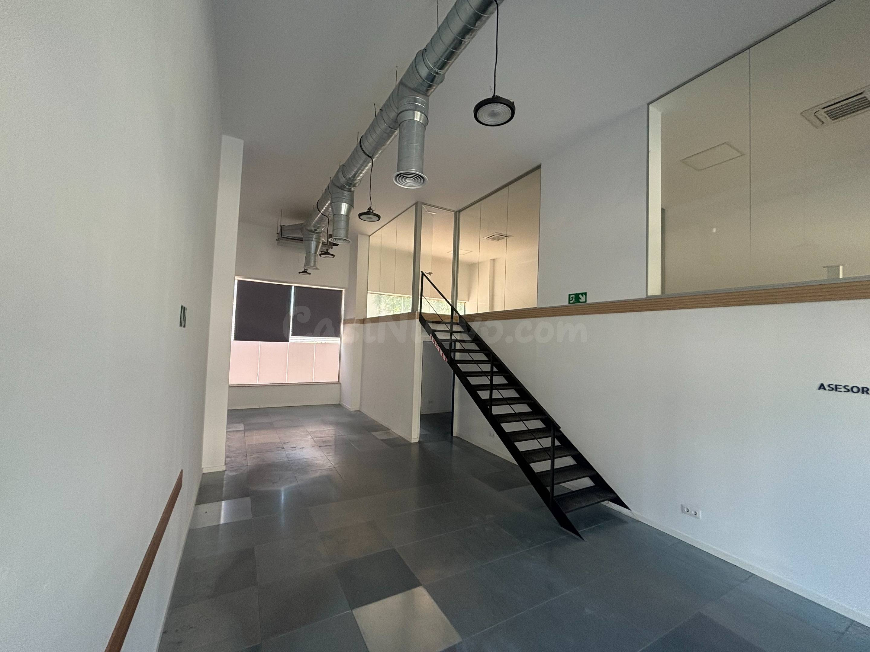 ¡LOCAL DE 140 M2 JUNTO CARRETERA SANTA EULALIA! - foto 3