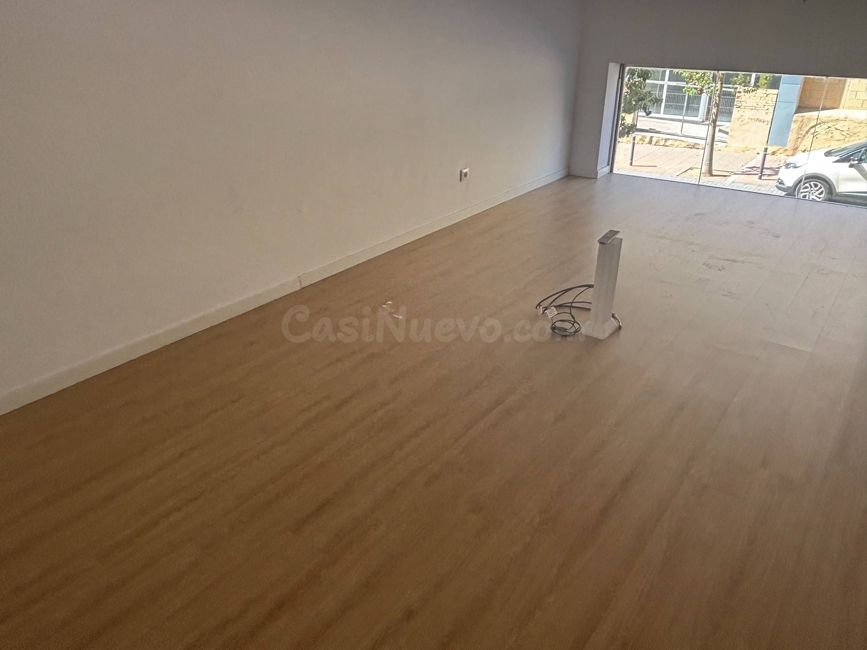 ¡LOCAL DE 140 M2 JUNTO CARRETERA SANTA EULALIA! - foto 5