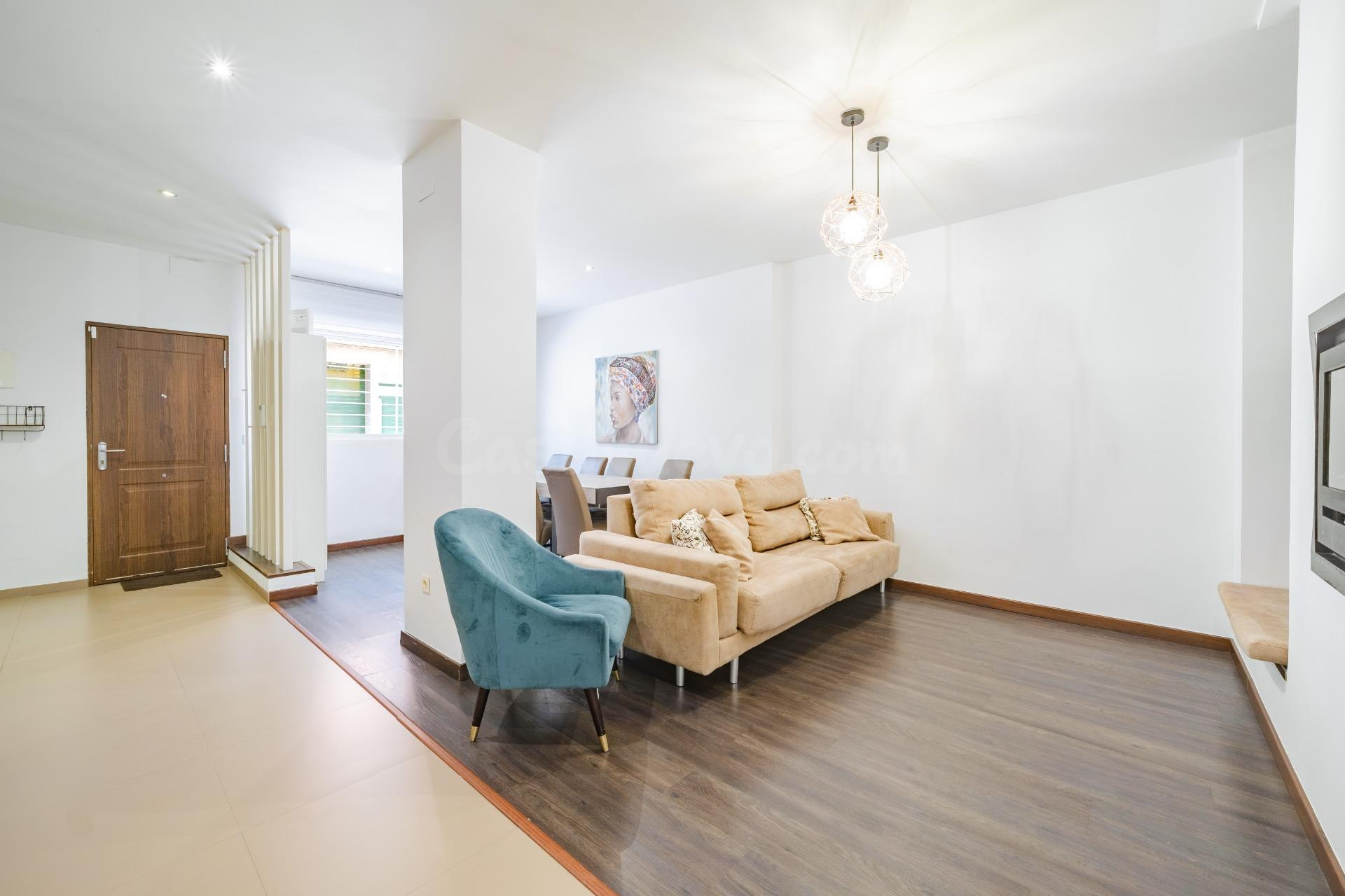 Casa con montacargas de uso personal y totalmente reformada  - foto 3