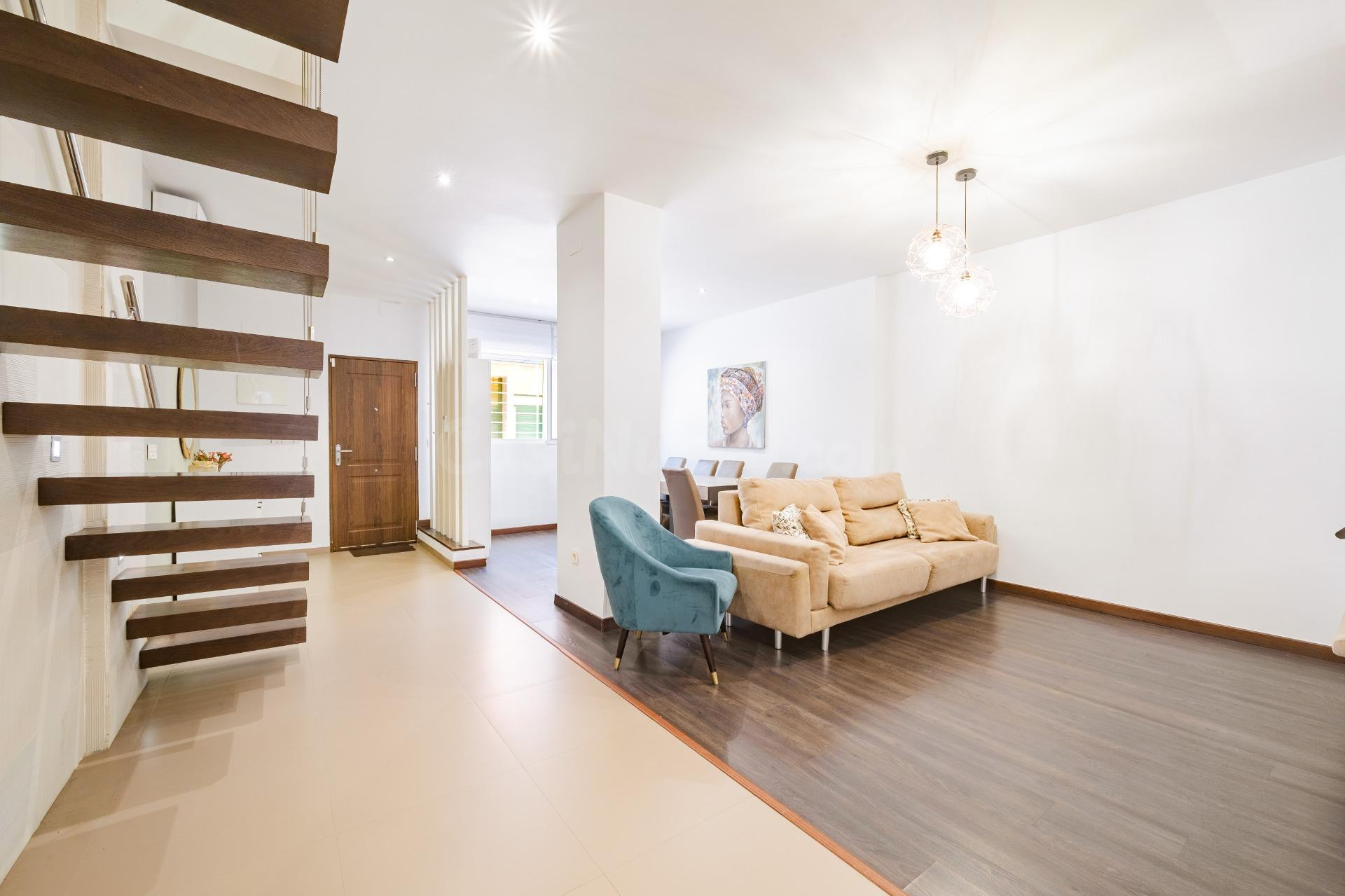 Casa con montacargas de uso personal y totalmente reformada  - foto 5