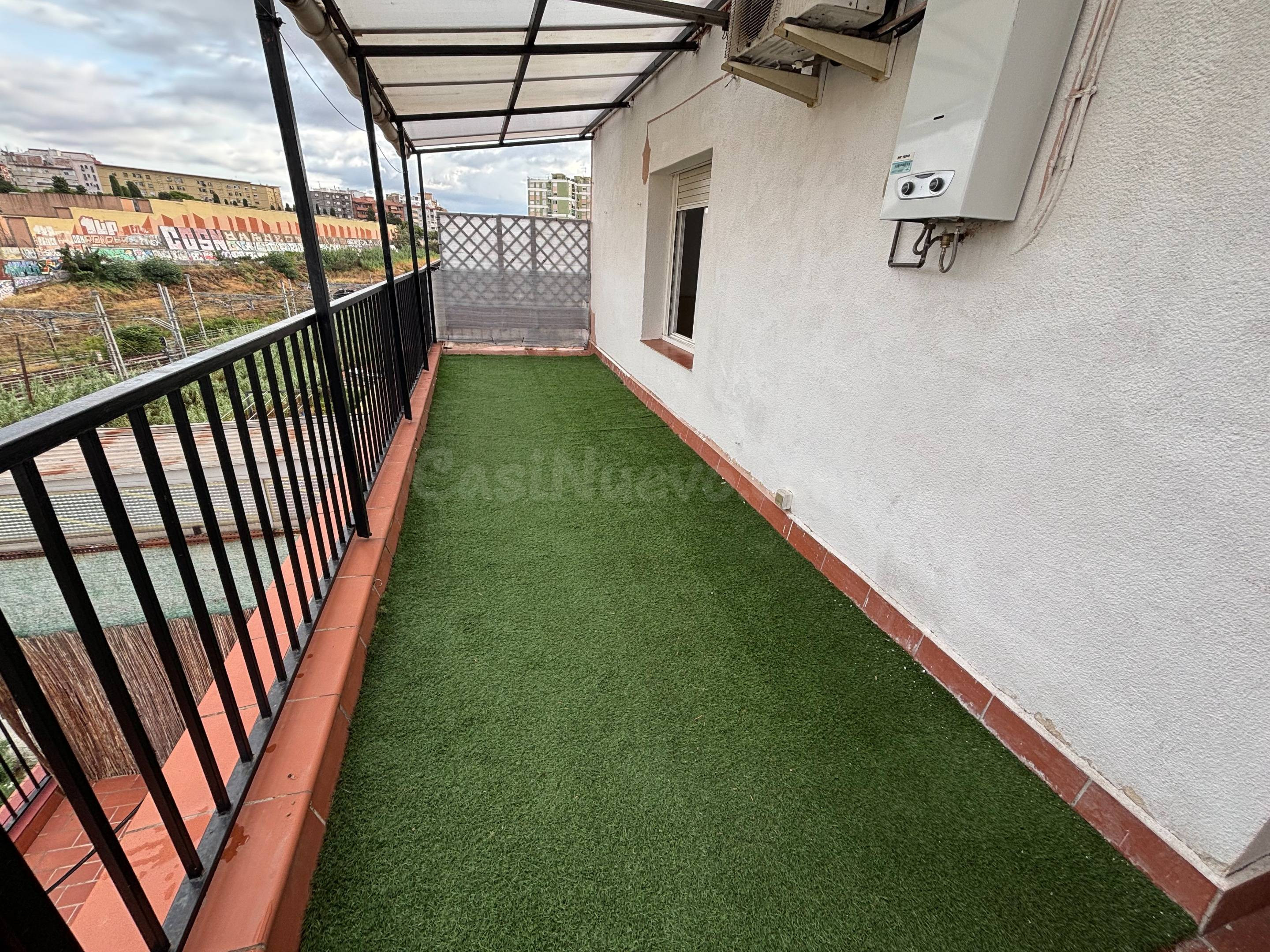 PRECIOSO ÁTICO CON TERRAZA DE 20M2 Y ASCENSOR - foto 3