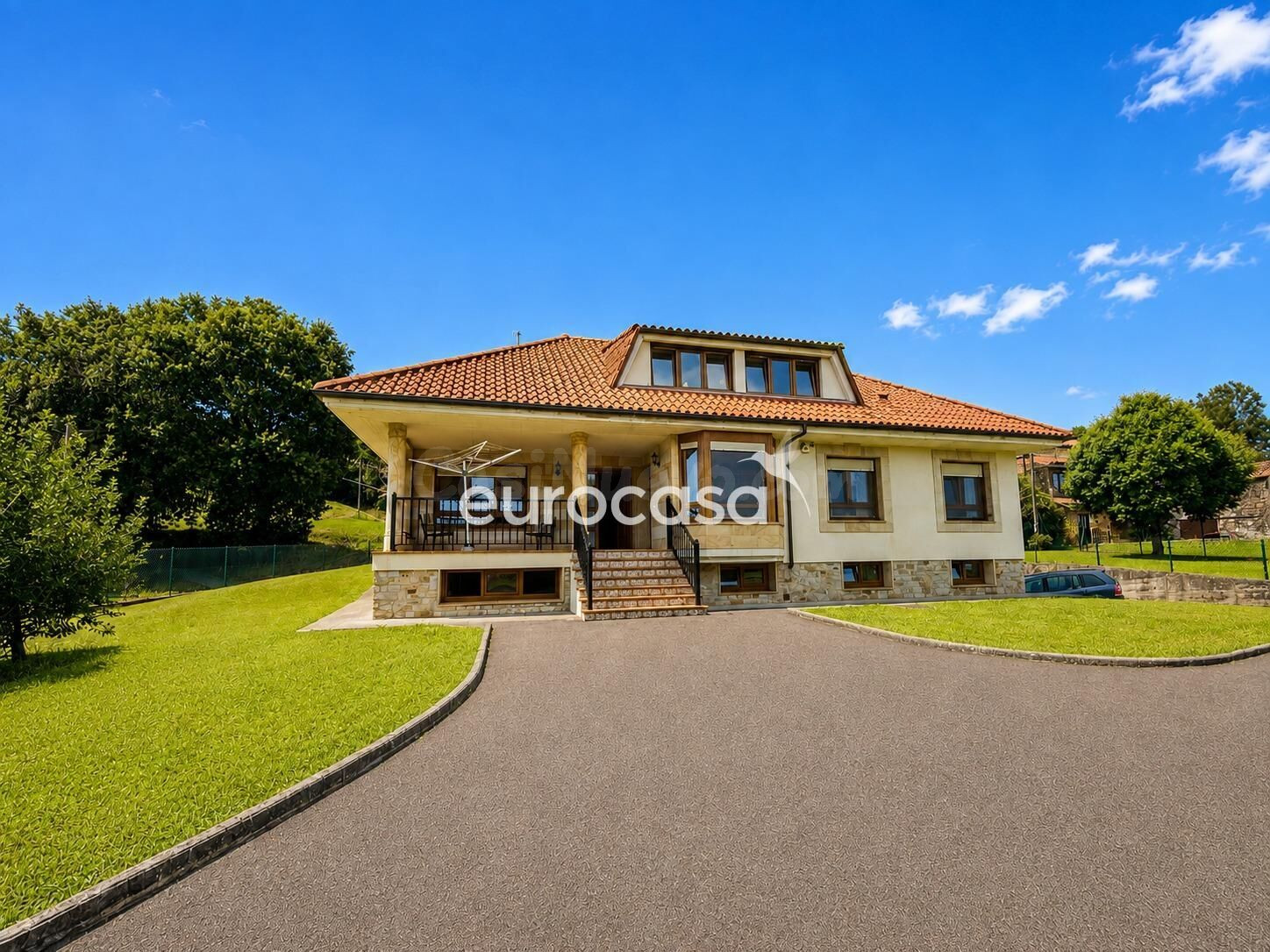 CASA INDEPENDIENTE EN VENTA EN PÉNAGOS | 6 DORMITORIOS, JARD - foto 2