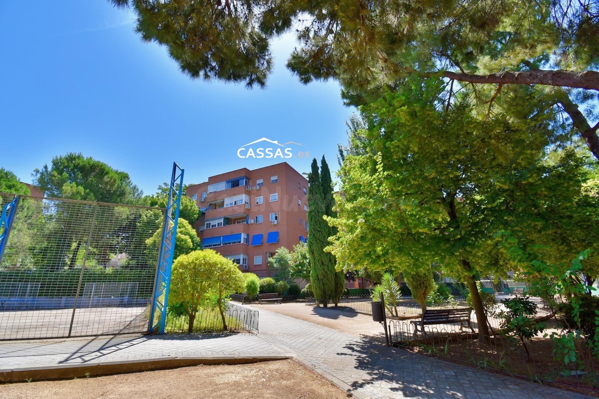 PLAZA DE LAS PALMERAS. Piso de 4 habitaciones, 2 baños y 2 t - foto 2