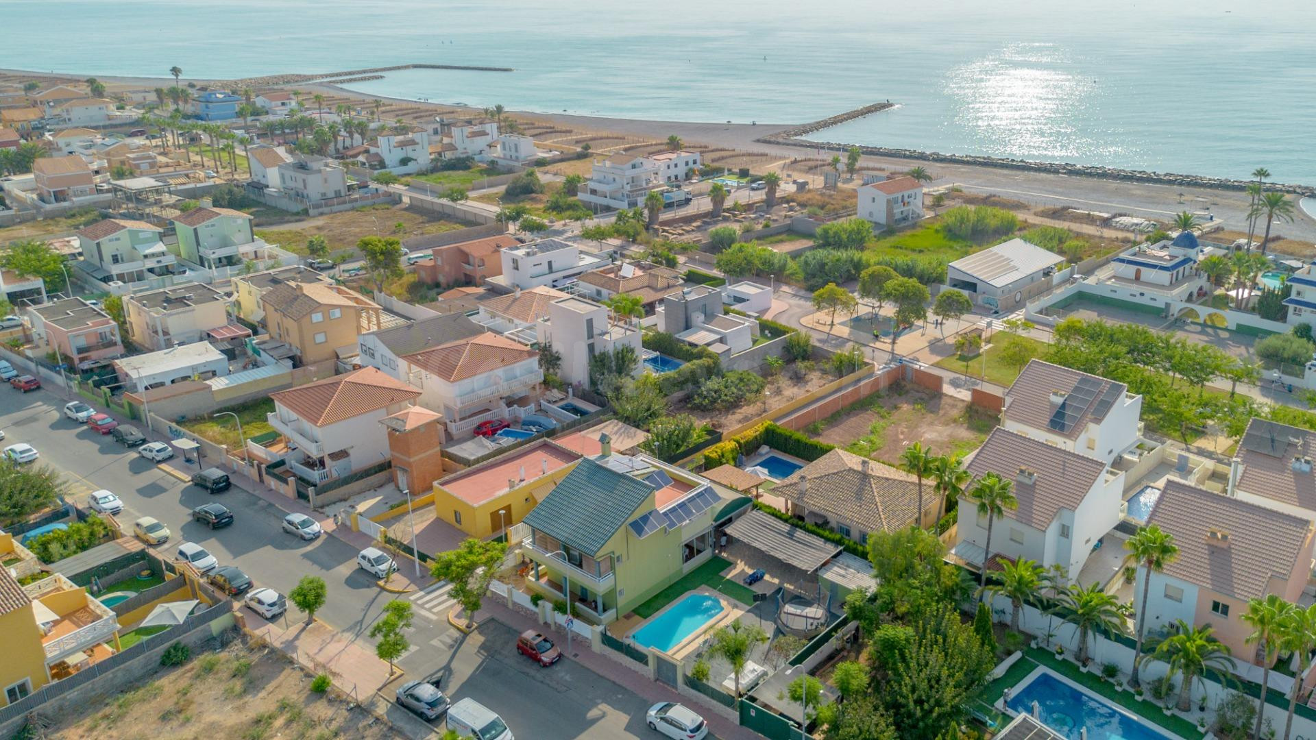 Impresionante Chalet con Piscina y Vistas al Mar en Moncofar - foto 2