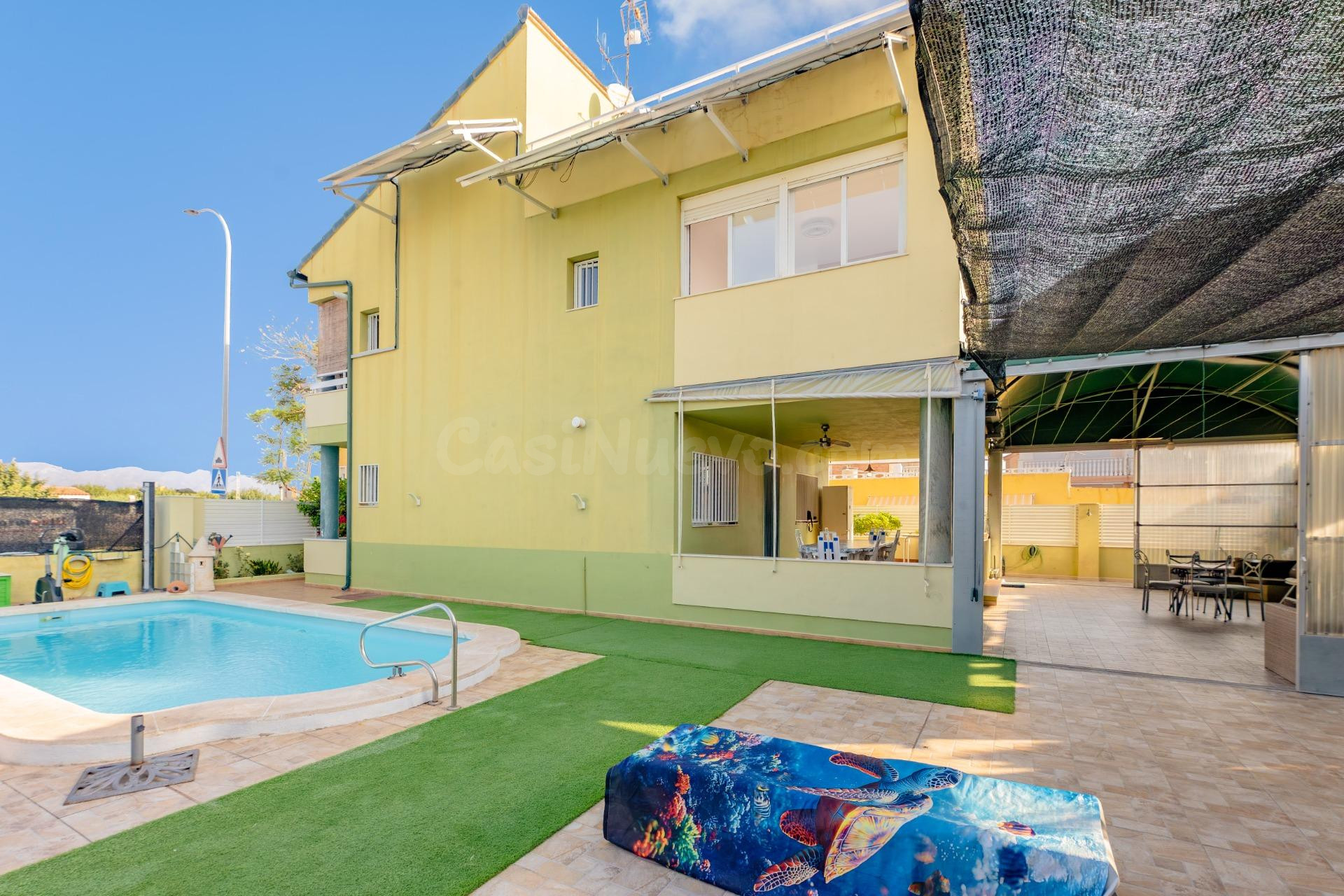 Impresionante Chalet con Piscina y Vistas al Mar en Moncofar - foto 4
