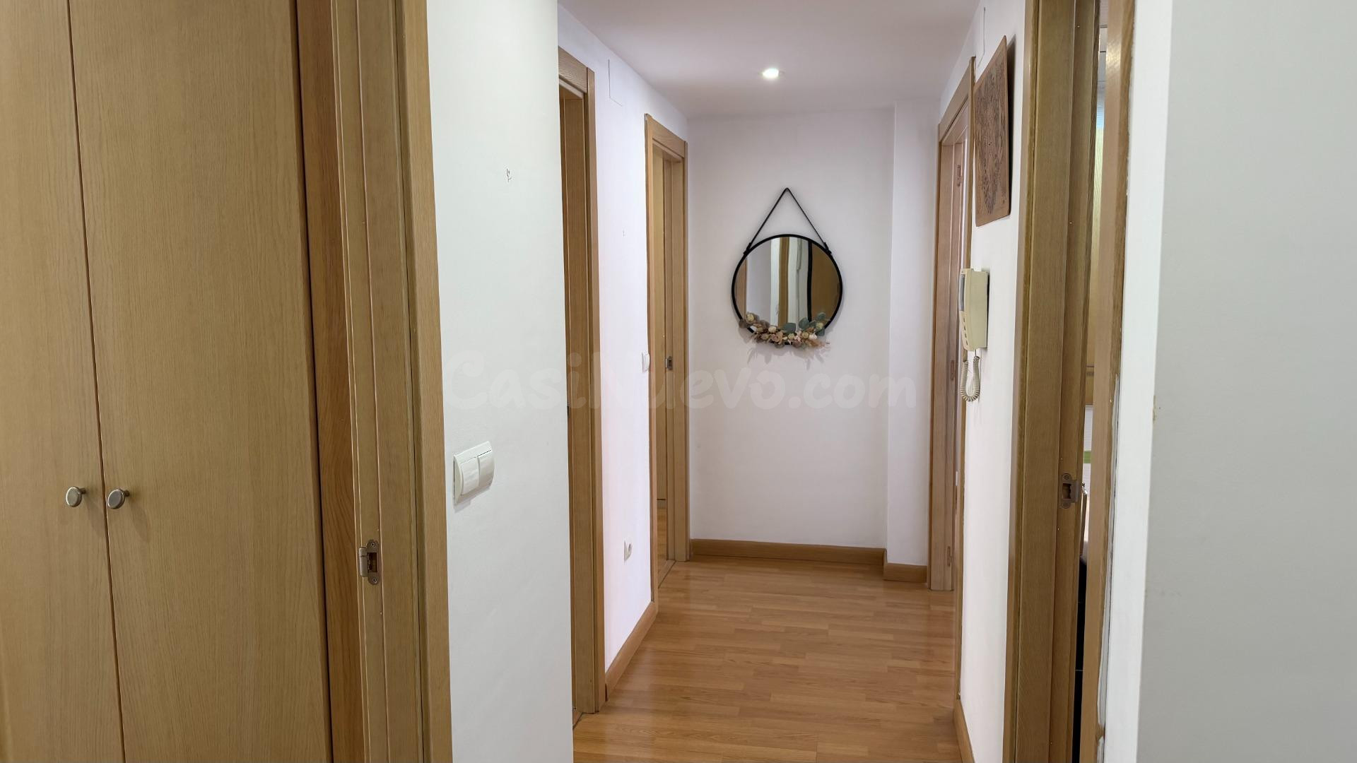 ¡Venta en El Grau: vivienda del 2008 con balcón y 2 dormitor - foto 4