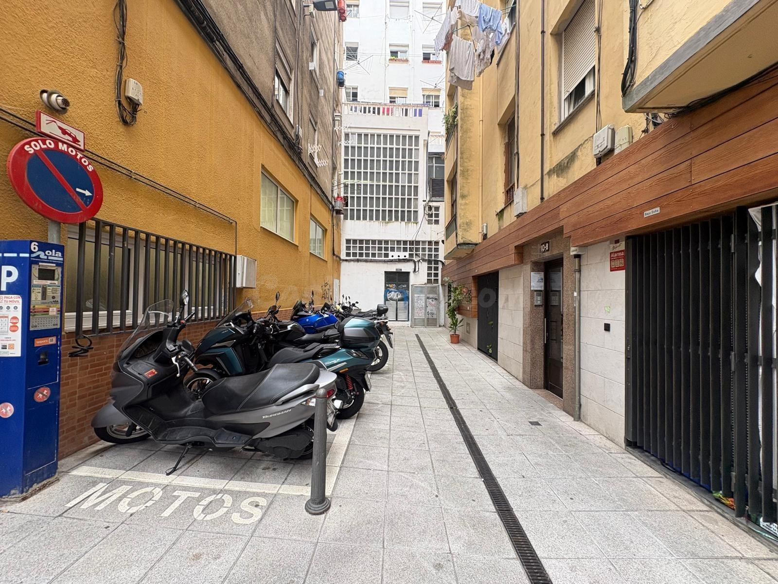 UN ESPACIO AMPLIO, CÉNTRICO Y VERSÁTIL - foto 2