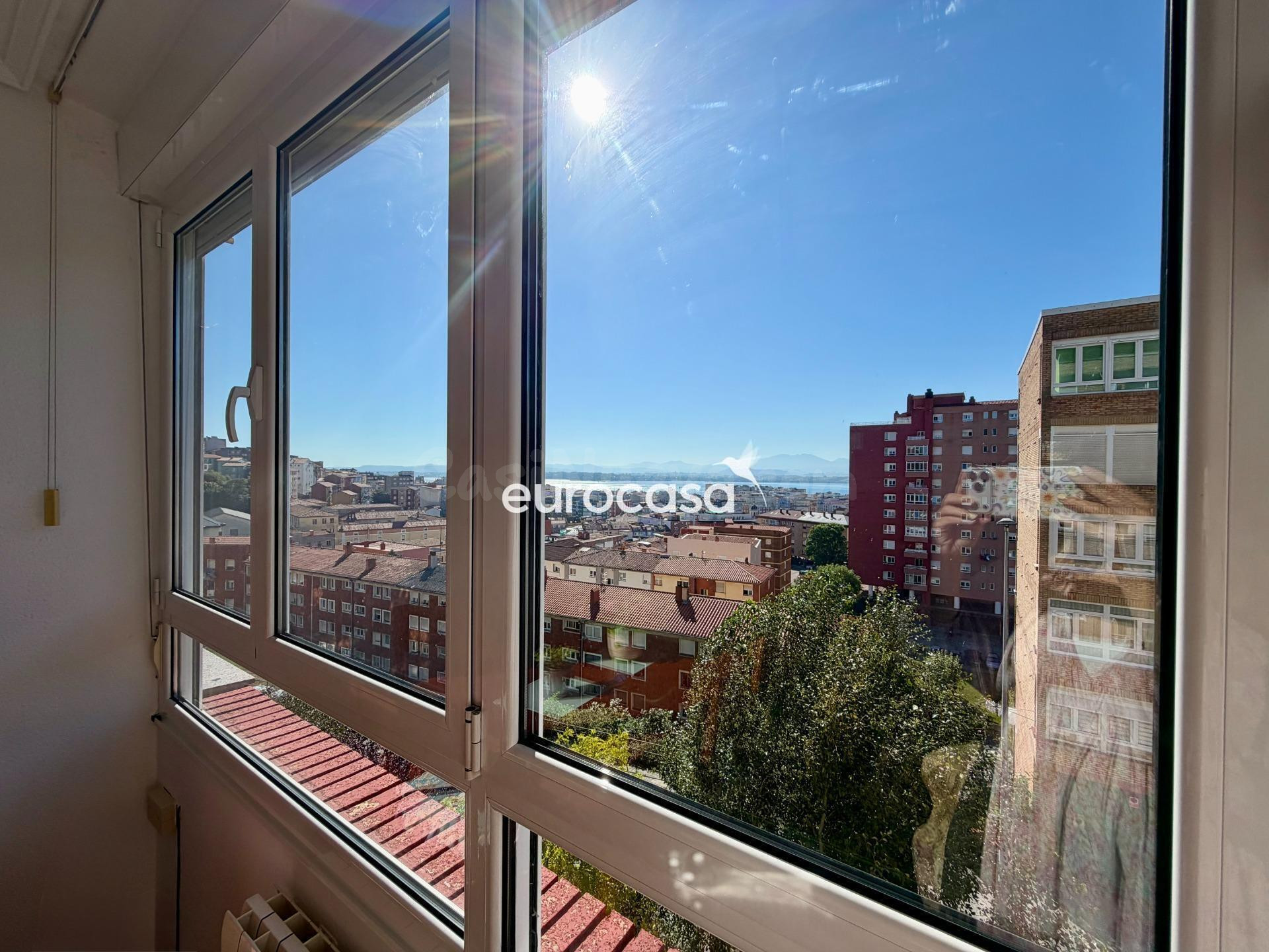PISO EN VENTA EN EL CENTRO DE SANTANDER CON VISTAS A LA BAHÍ
