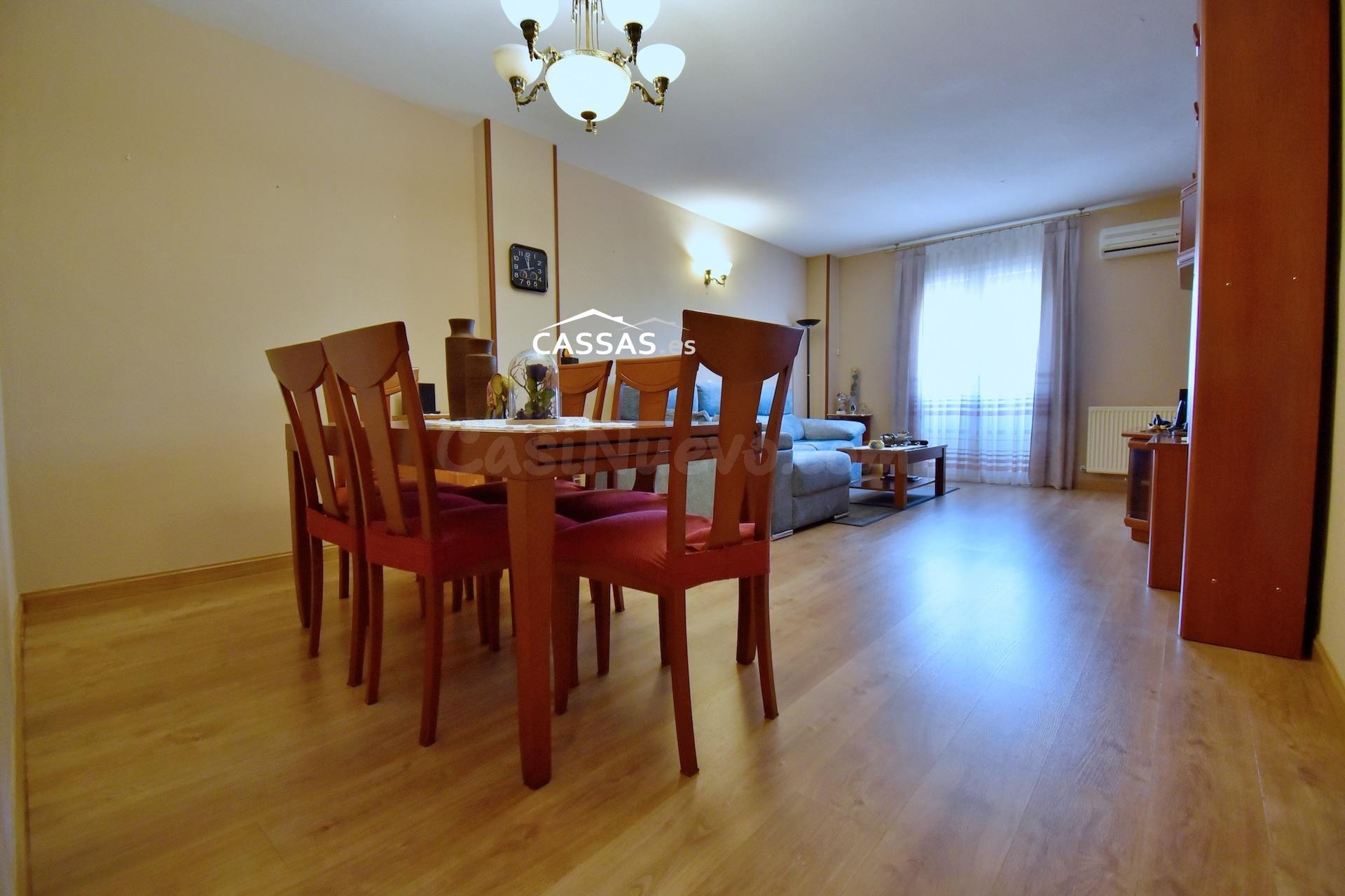 ZONA FRESNOS. Piso de 2 habitaciones con garaje y trastero. - foto 3