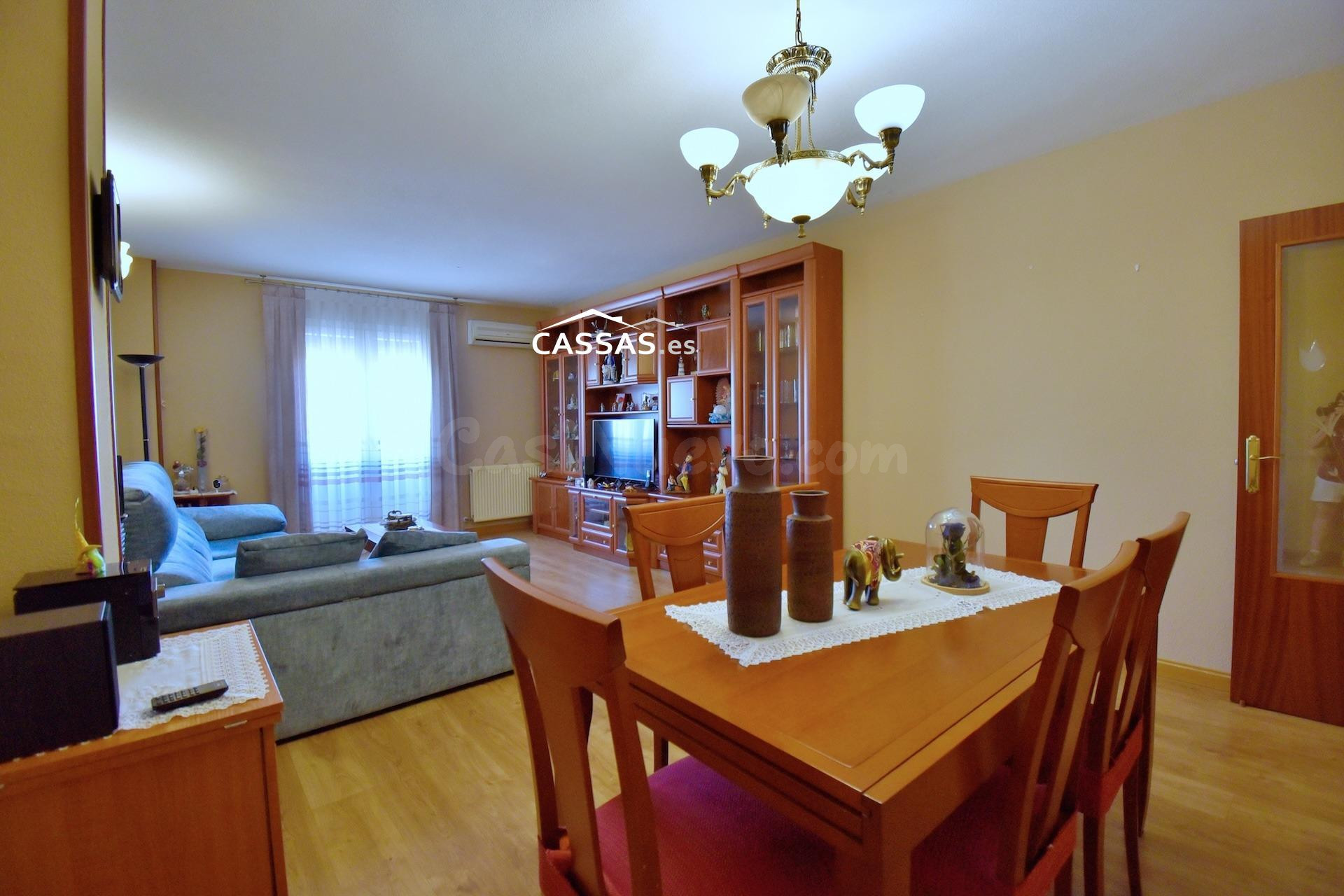ZONA FRESNOS. Piso de 2 habitaciones con garaje y trastero. - foto 4