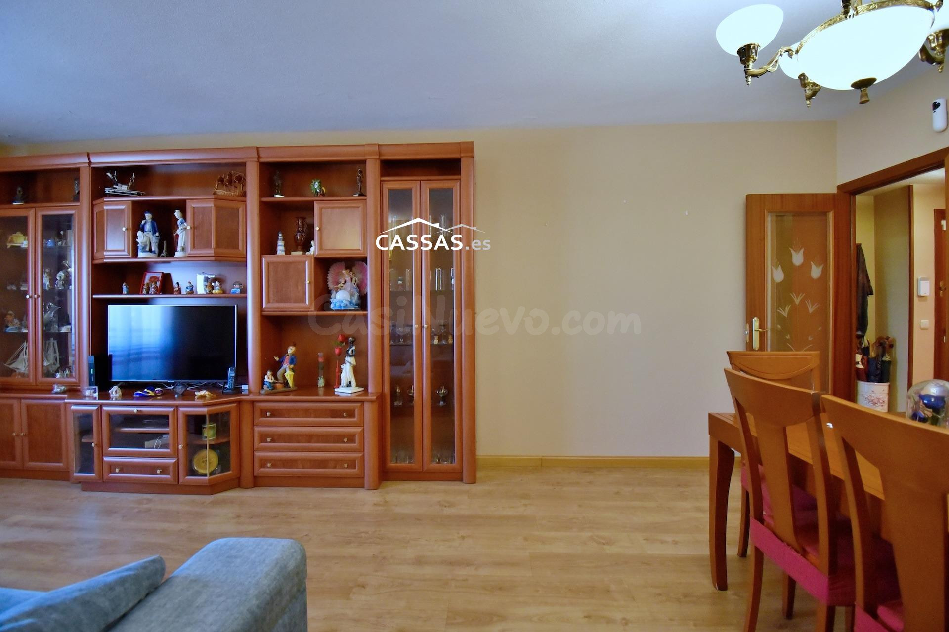 ZONA FRESNOS. Piso de 2 habitaciones con garaje y trastero. - foto 5