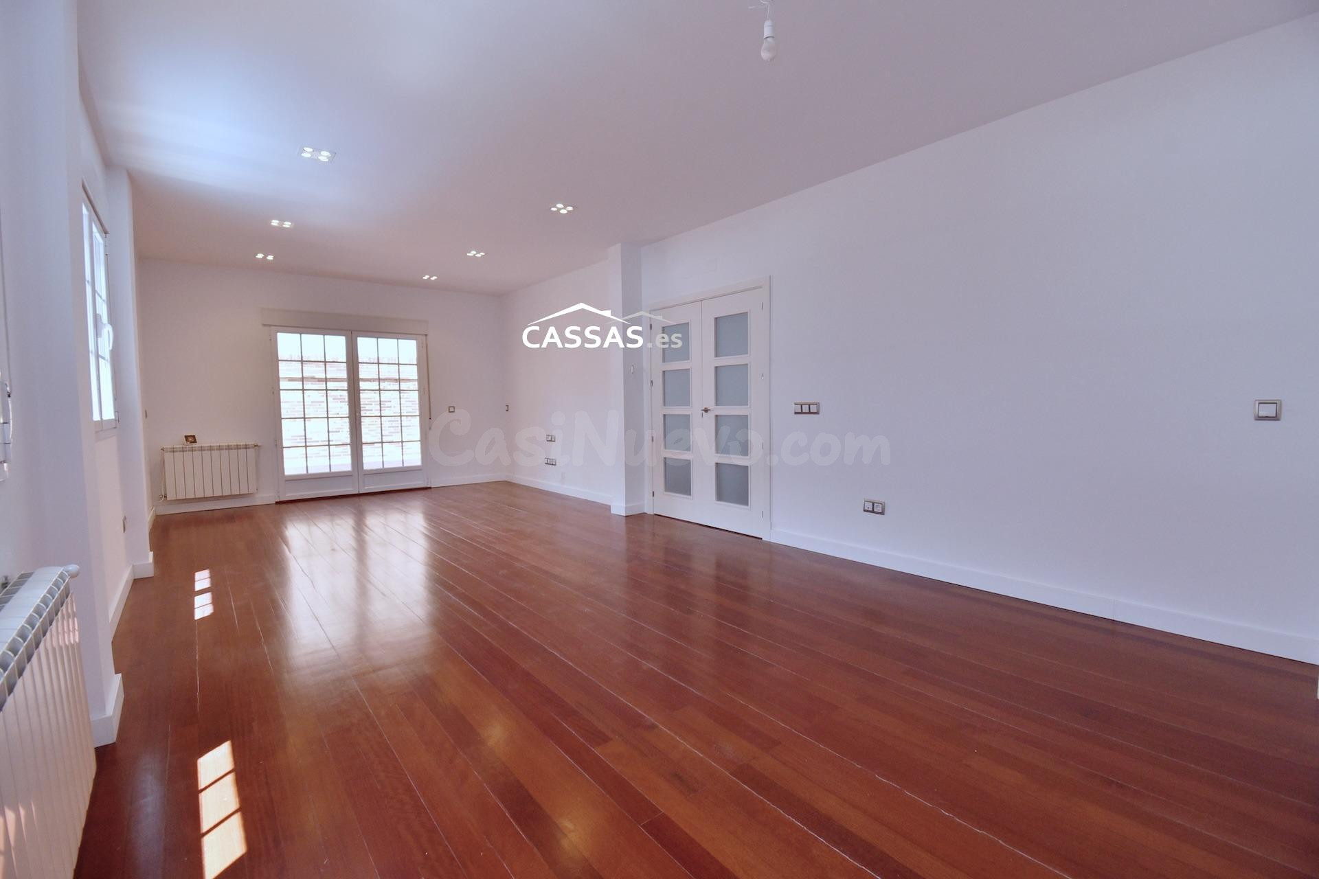 FRESNOS- CHALET Pareado , 5 habitaciones, 4 baños, piscina,  - foto 4