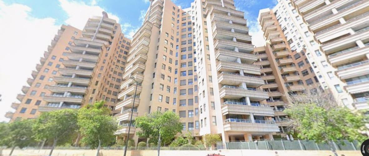 Plaza de garaje más trastero en Avd. de Francia 1