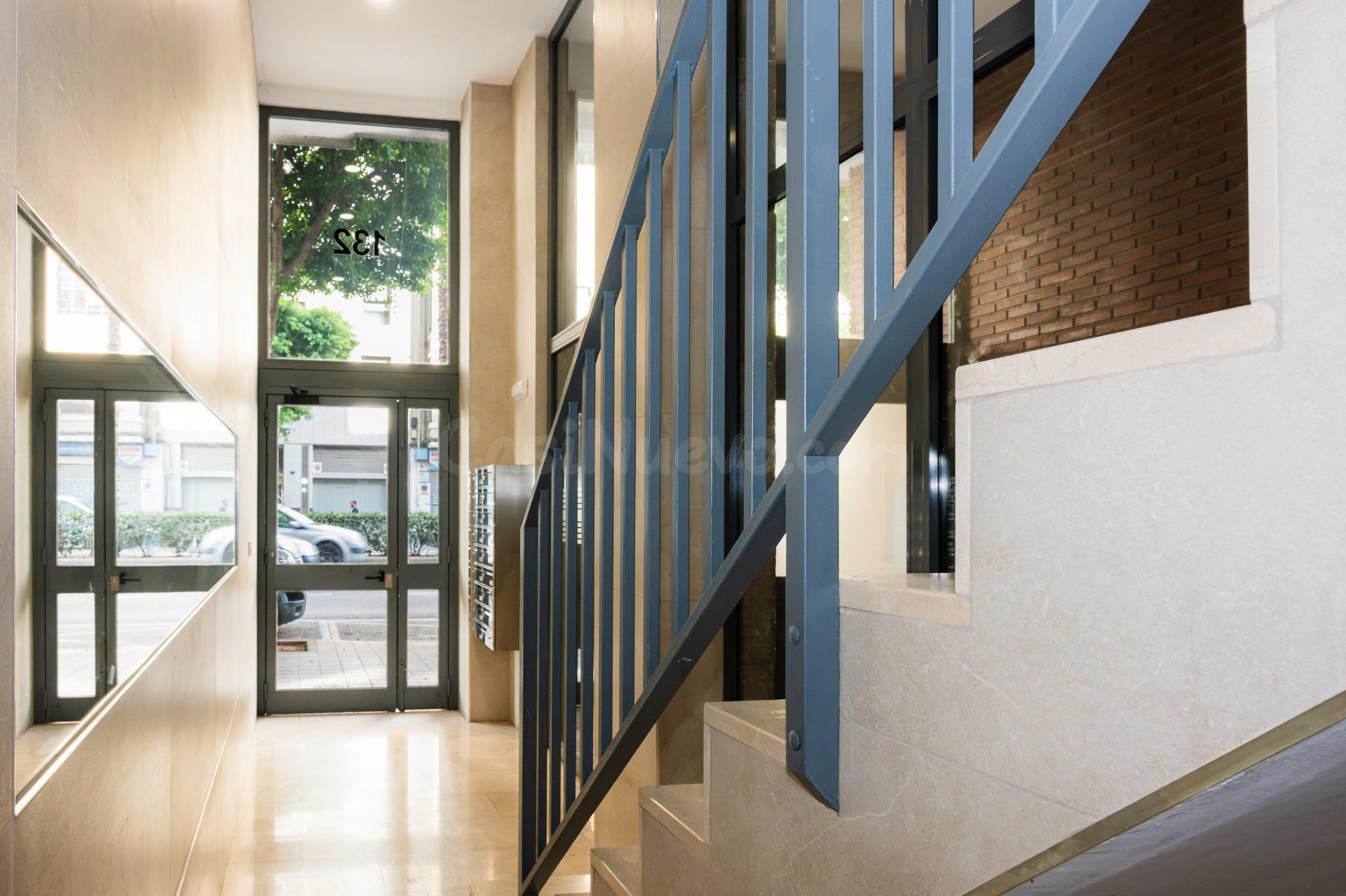 EXCLUSIVA Y GRAN VIVIENDA DE 180 M2 Y 5 habitaciones FRENTE  - foto 4