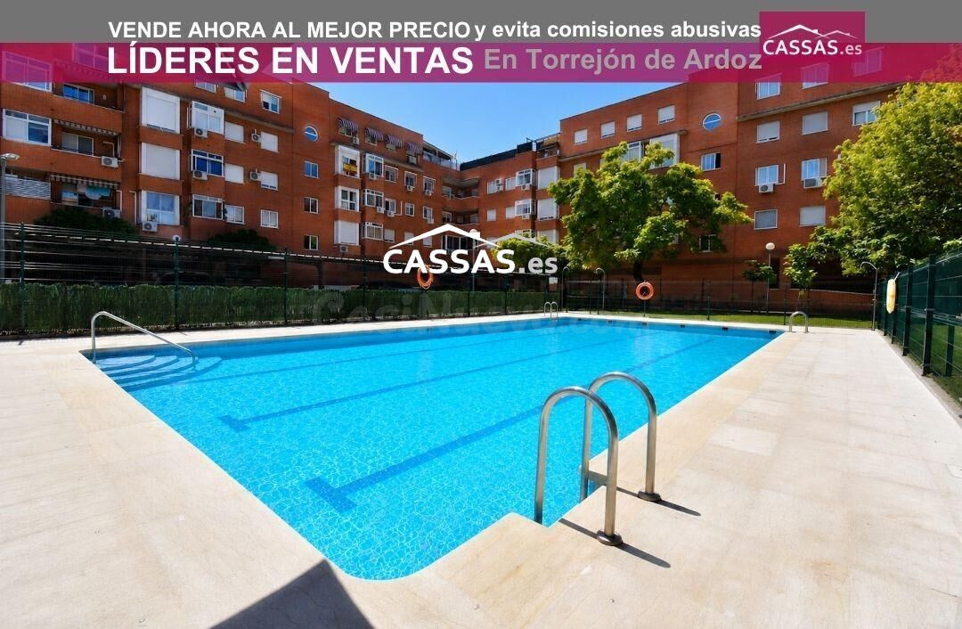 ZONA TORRENIEVE. Piso con terraza de 3 habitaciones con 2 ba