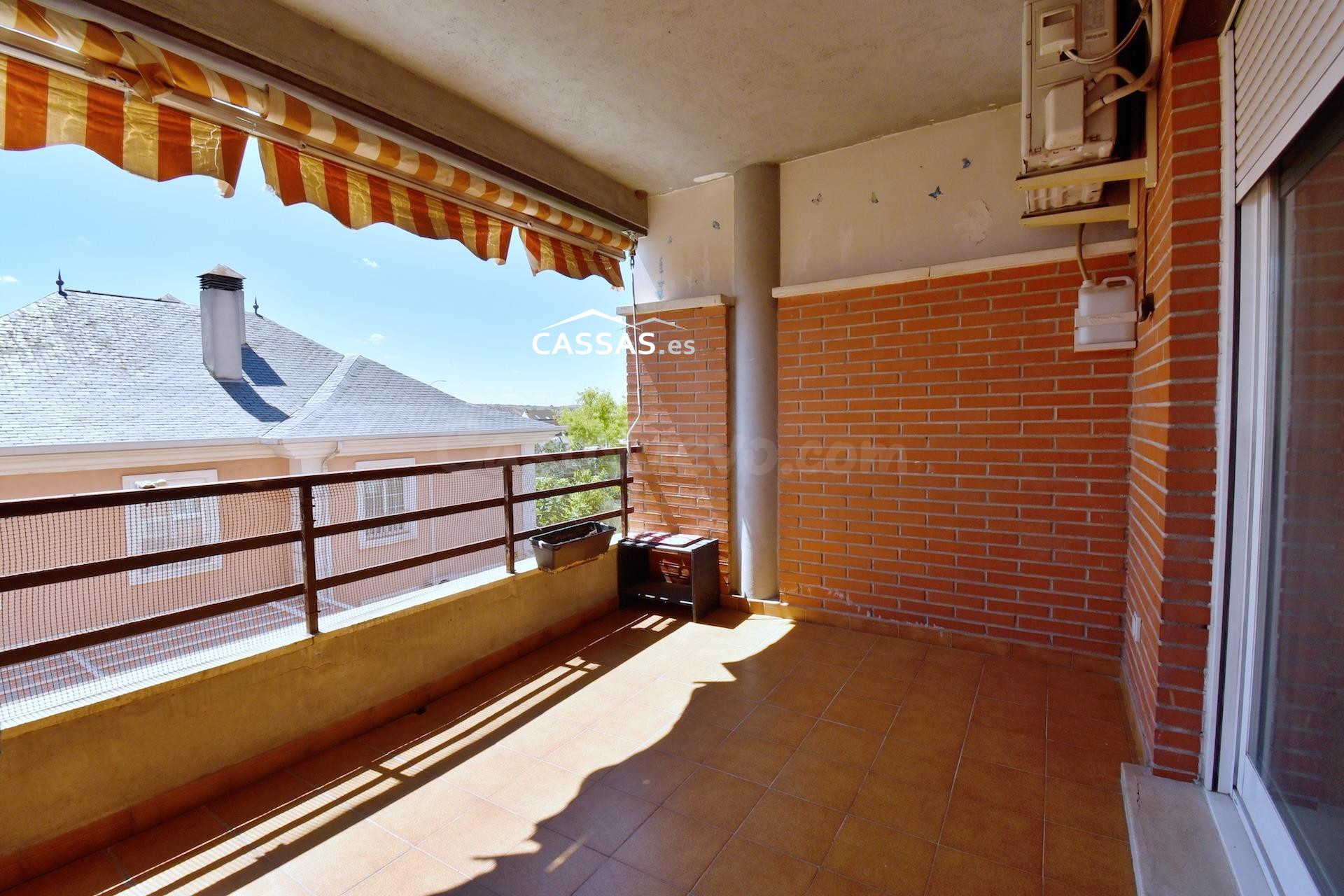 ZONA TORRENIEVE. Piso con terraza de 3 habitaciones con 2 ba - foto 4