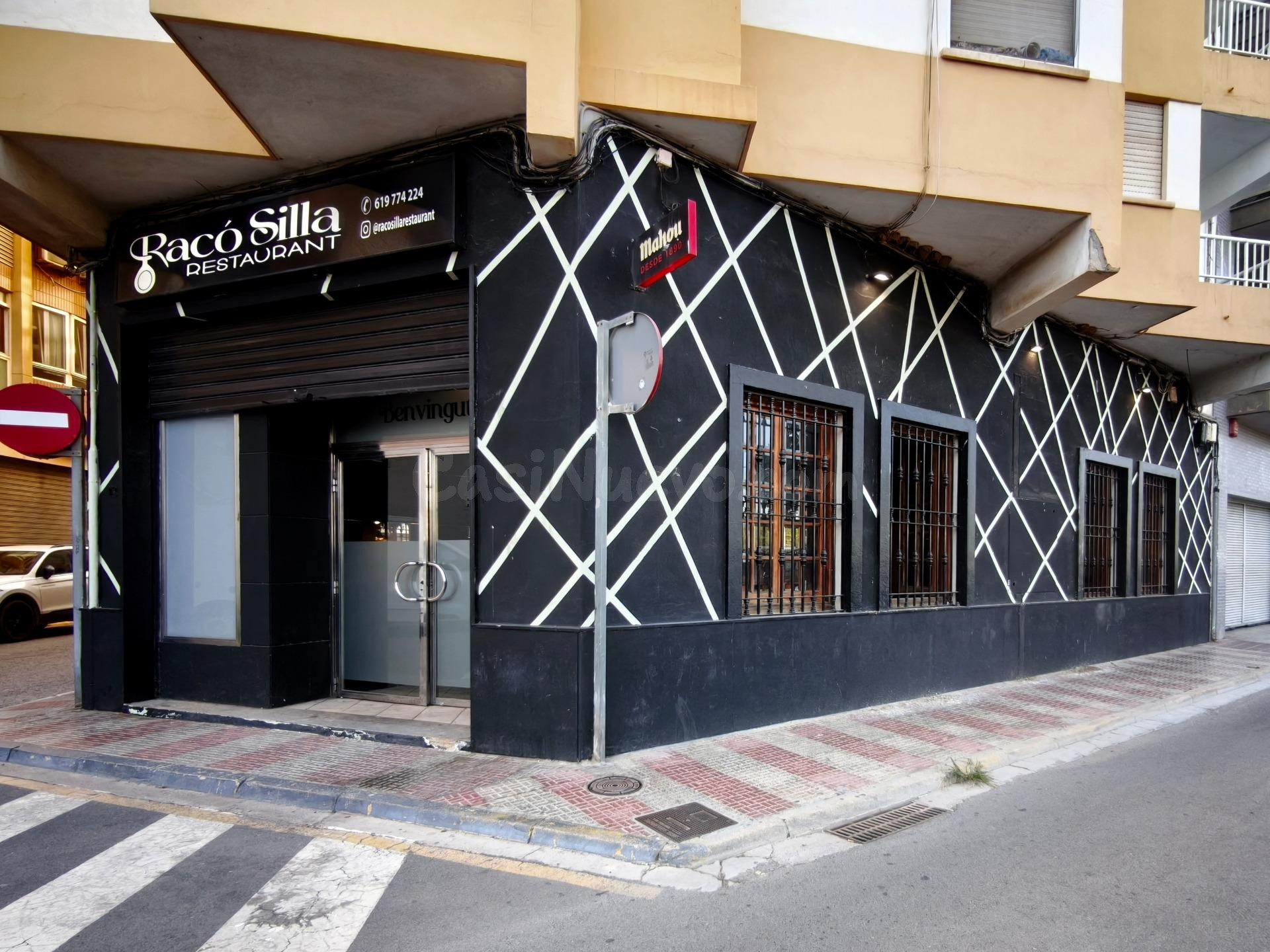 Espectacular Local Esquinero de 385 m2 en Silla – Restaurant