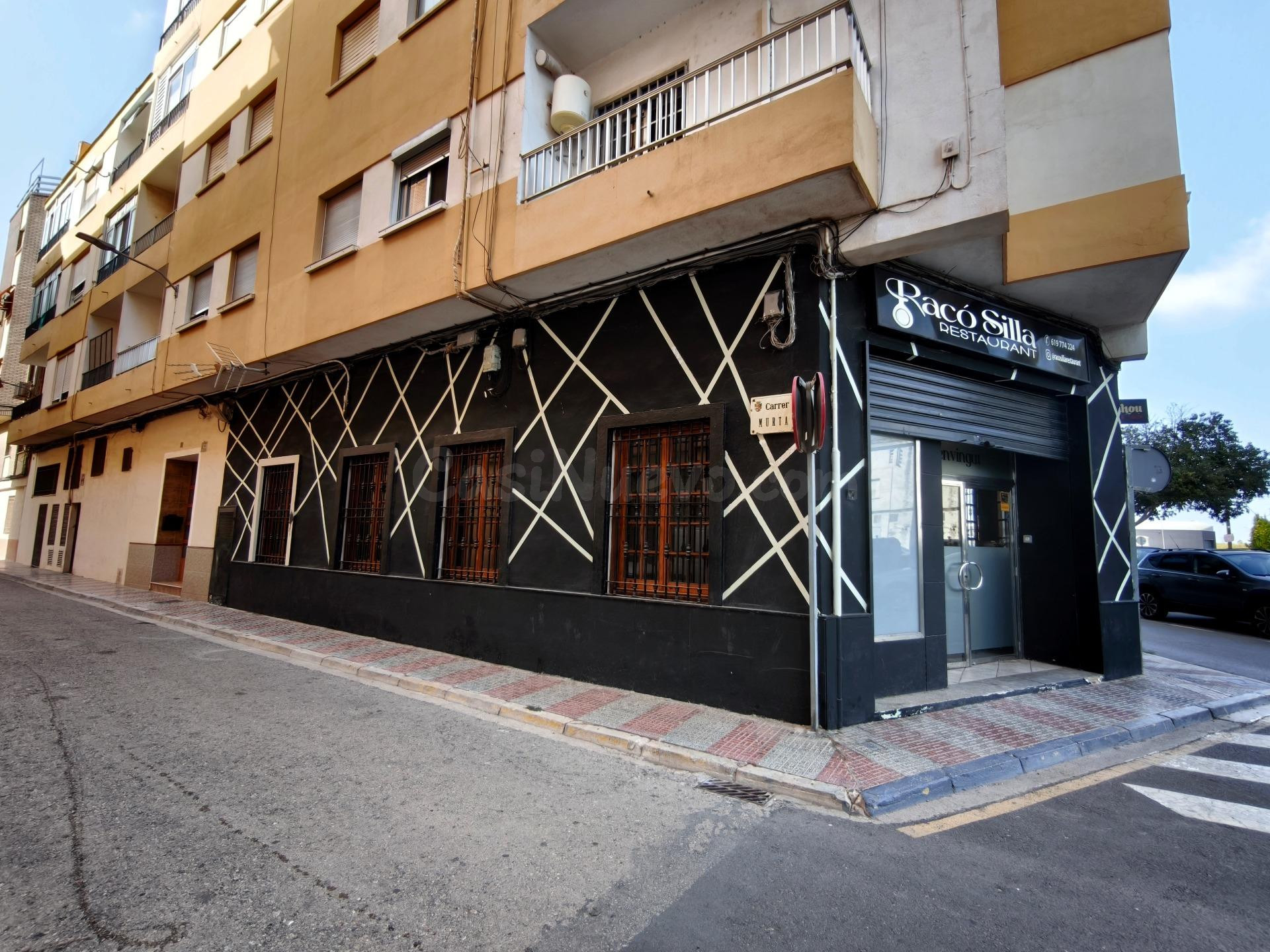 Espectacular Local Esquinero de 385 m2 en Silla – Restaurant - foto 2