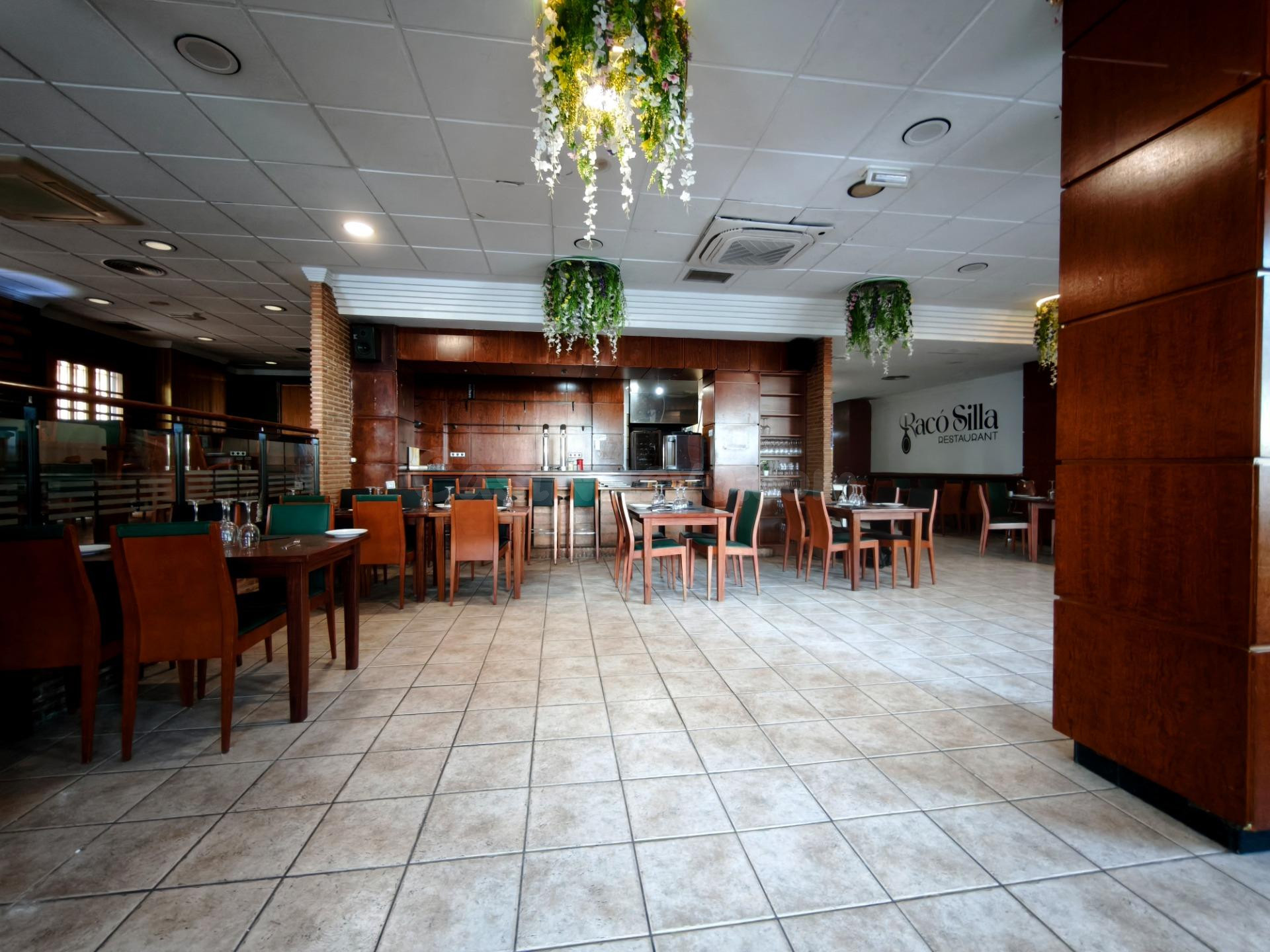 Espectacular Local Esquinero de 385 m2 en Silla – Restaurant - foto 5