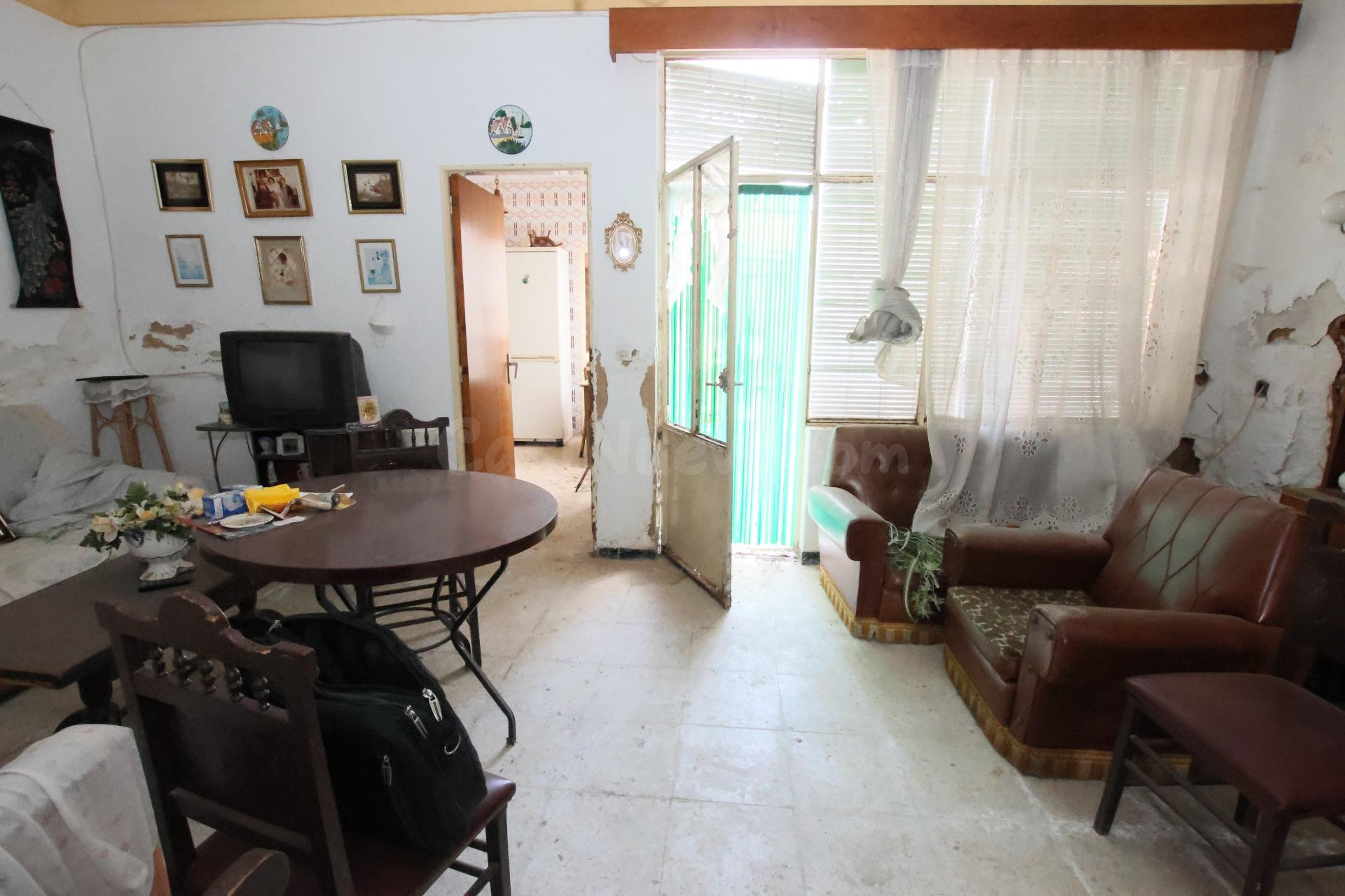 Vivienda en Concepción Arenal, con salida a dos calles.