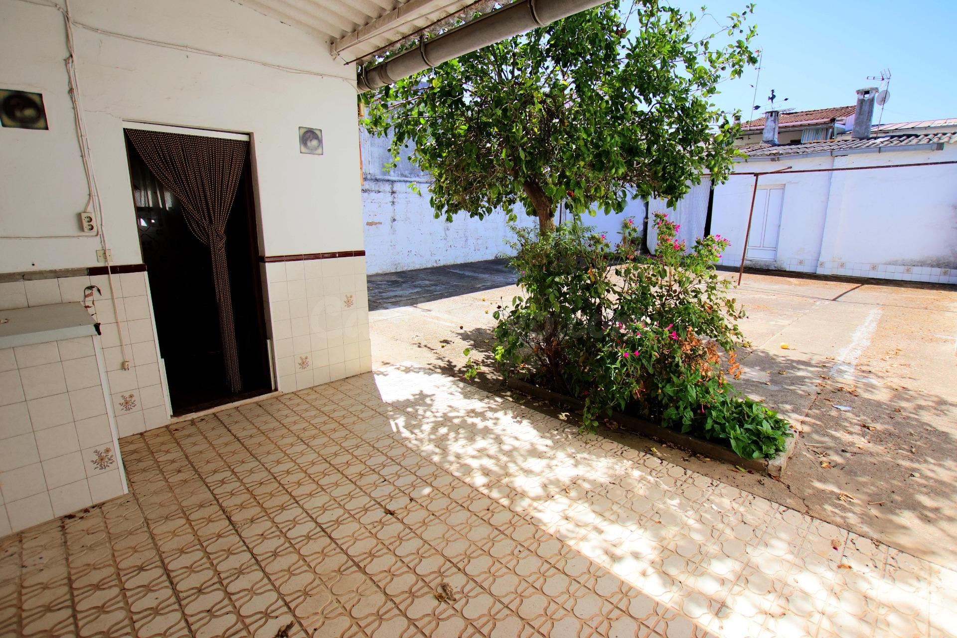 Casa de planta baja en Puebla de la Calzada - ¡Tu Nuevo Hoga - foto 2