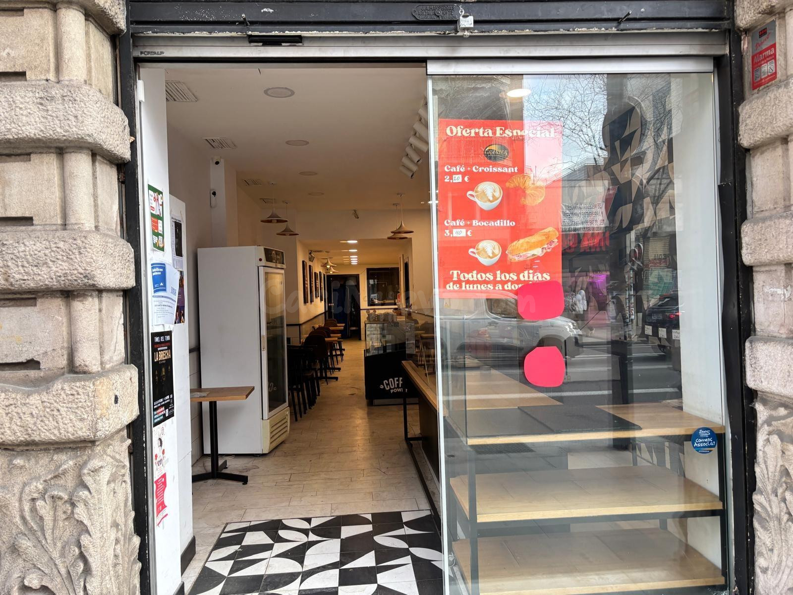 Local comercial a pie de calle, Sants.