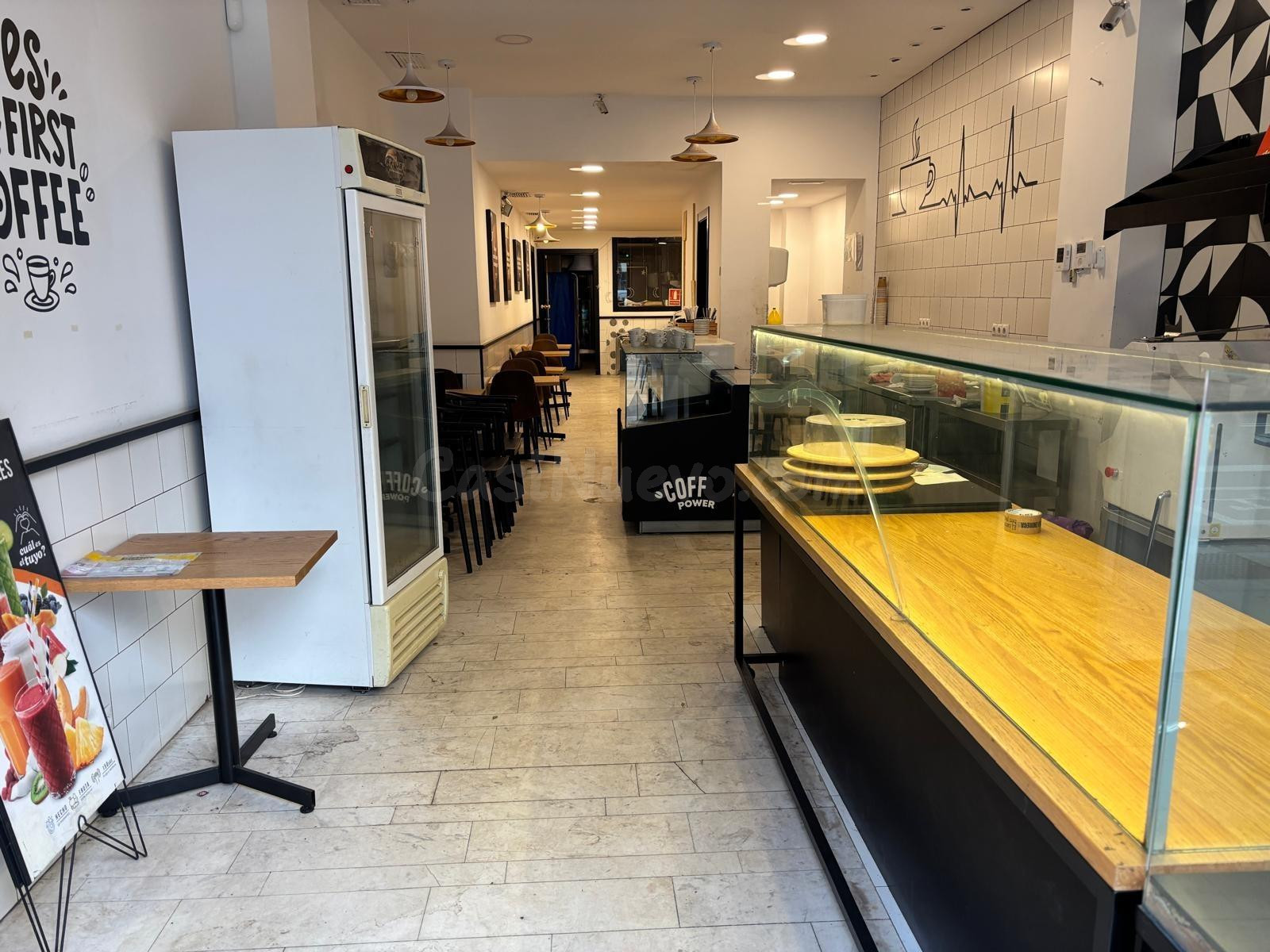 Local comercial a pie de calle, Sants. - foto 2