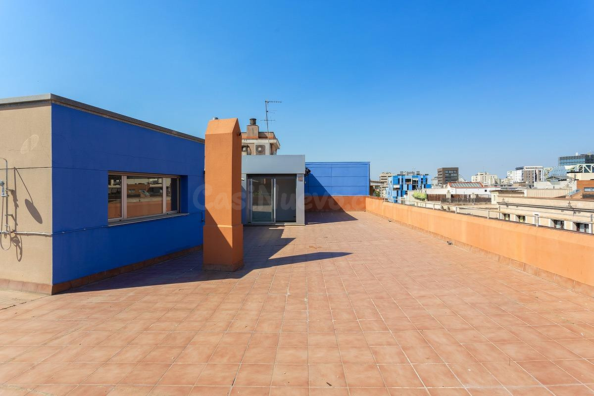 Ático exclusivo con terraza de 155 m2 en el corazón de Poble