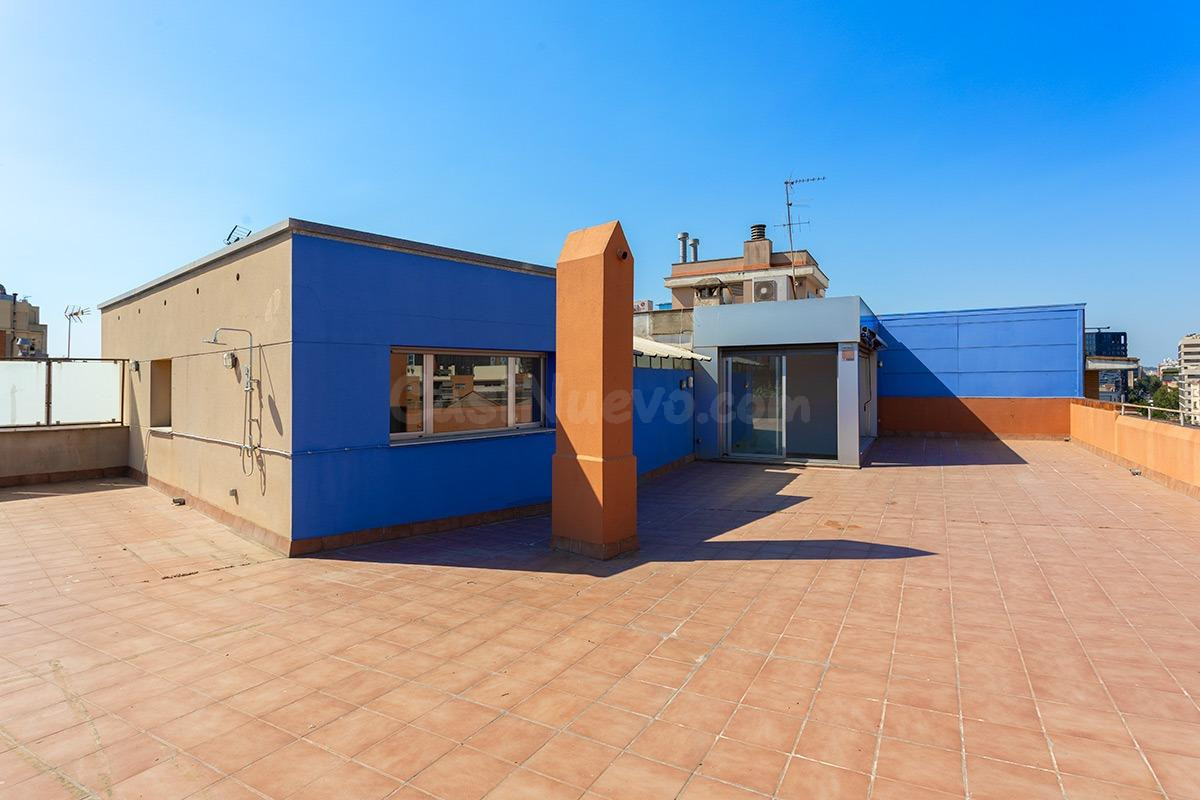 Ático exclusivo con terraza de 155 m2 en el corazón de Poble - foto 3