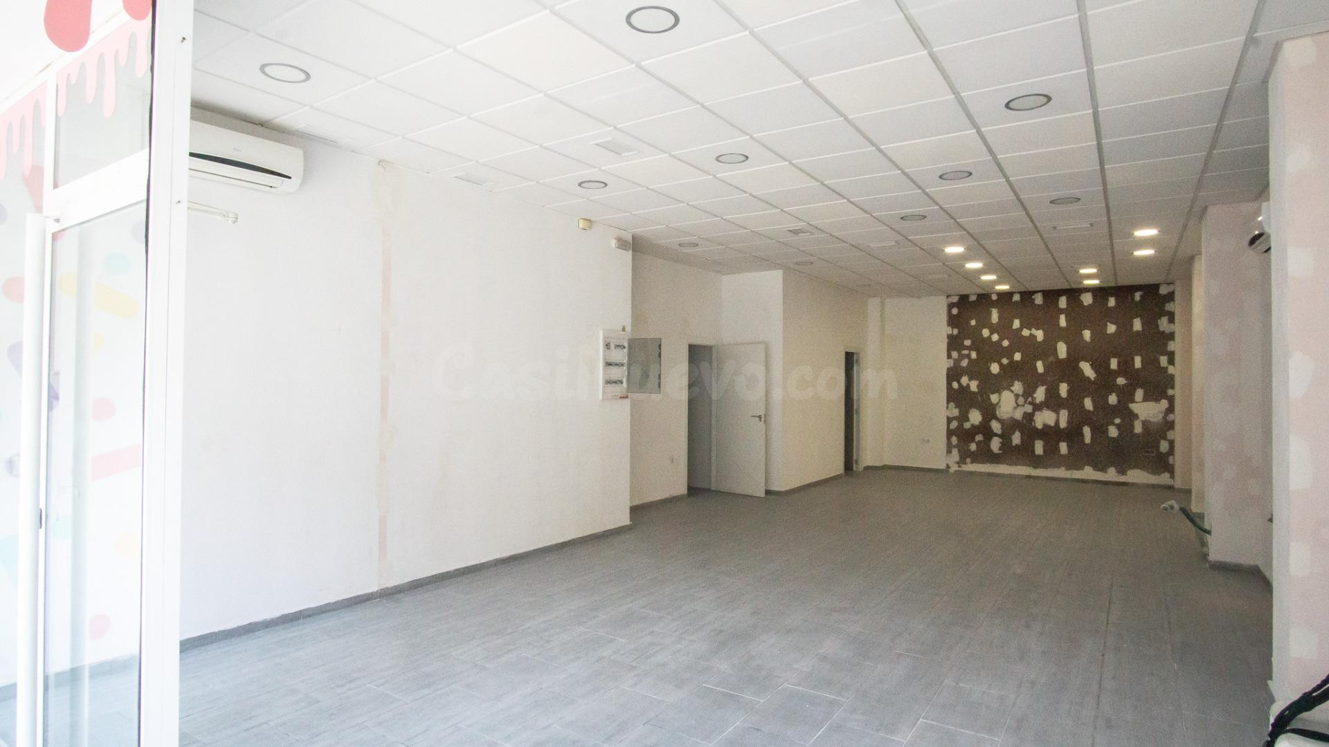 Local comercial en Gran Avenida de Elda.