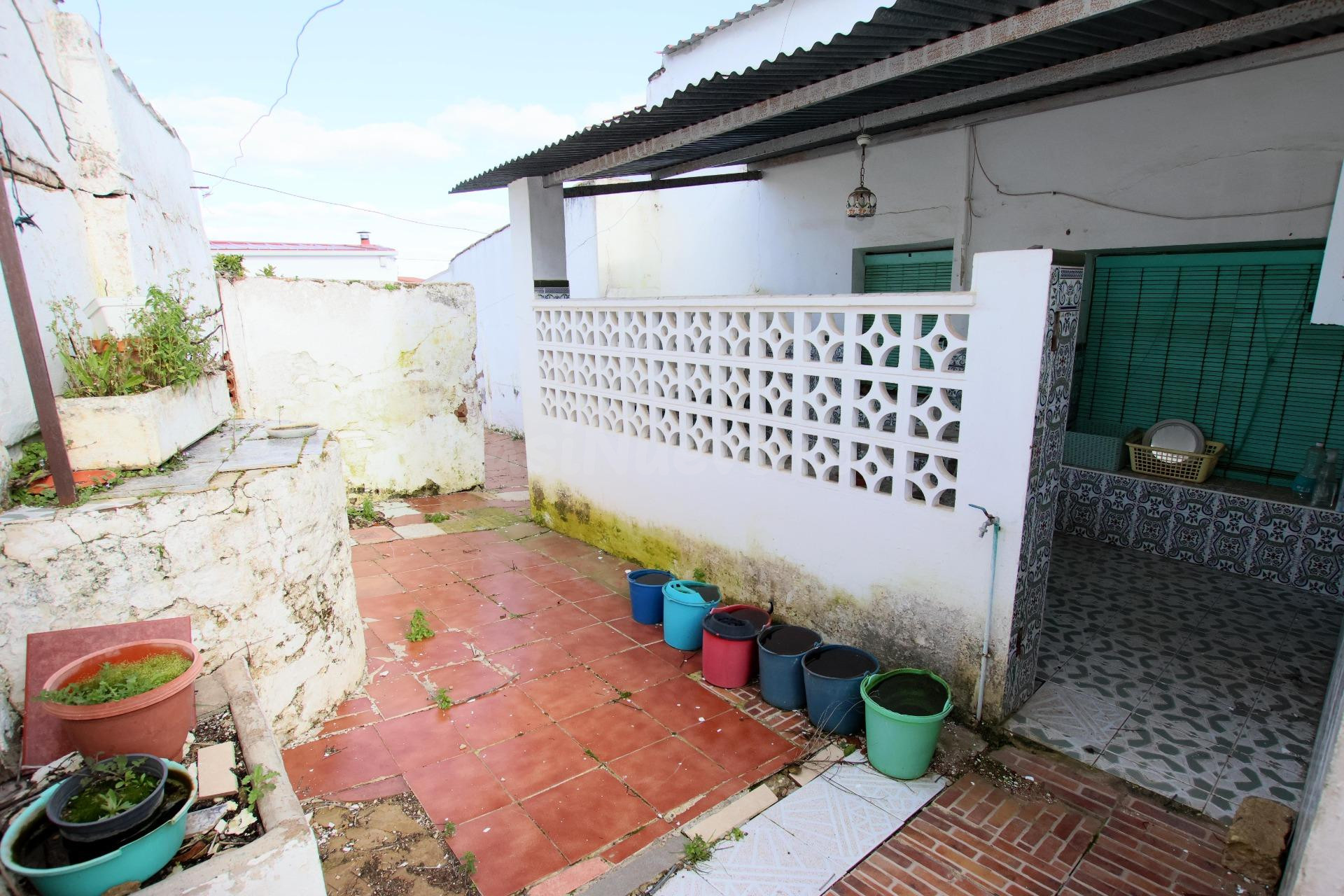 Casa con amplio patio y muchas posibilidades en Lobón - foto 4
