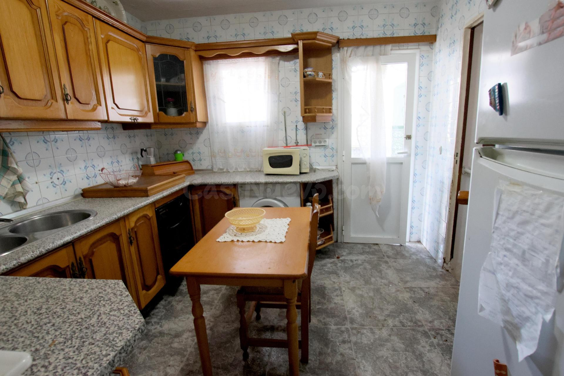 Casa con amplio patio y muchas posibilidades en Lobón - foto 5