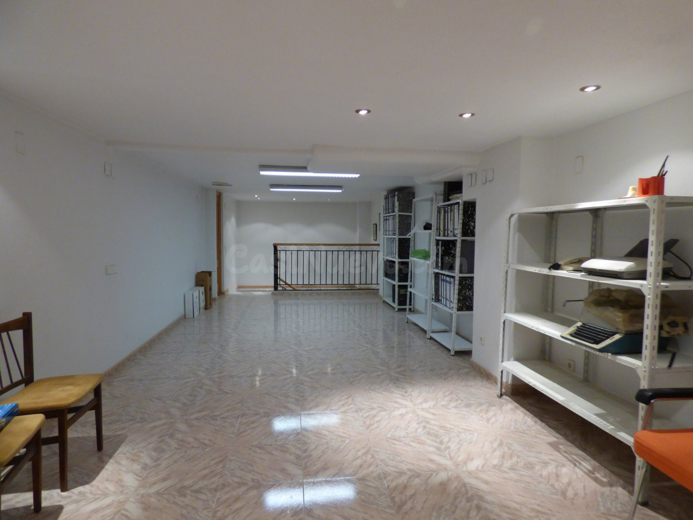 Local comercial 130m² en alquiler - Avenida de chapí - foto 4
