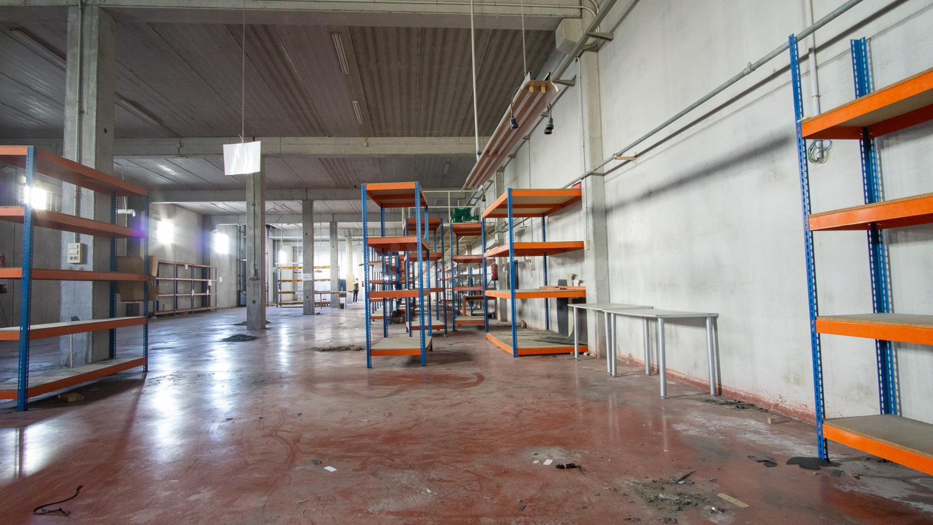 Nave Industrial, en ubicación excelente, próxima a la autoví - foto 4