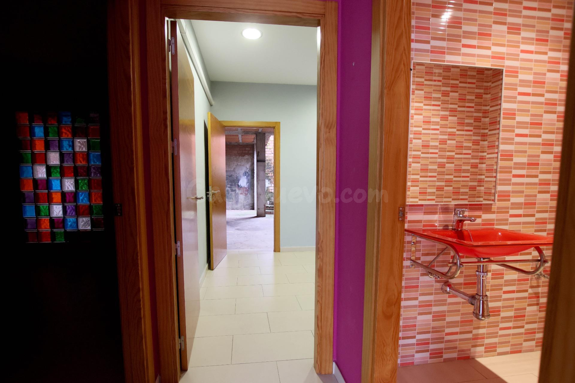 Local con posibilidad de cambio de uso a vivienda en Montijo - foto 2