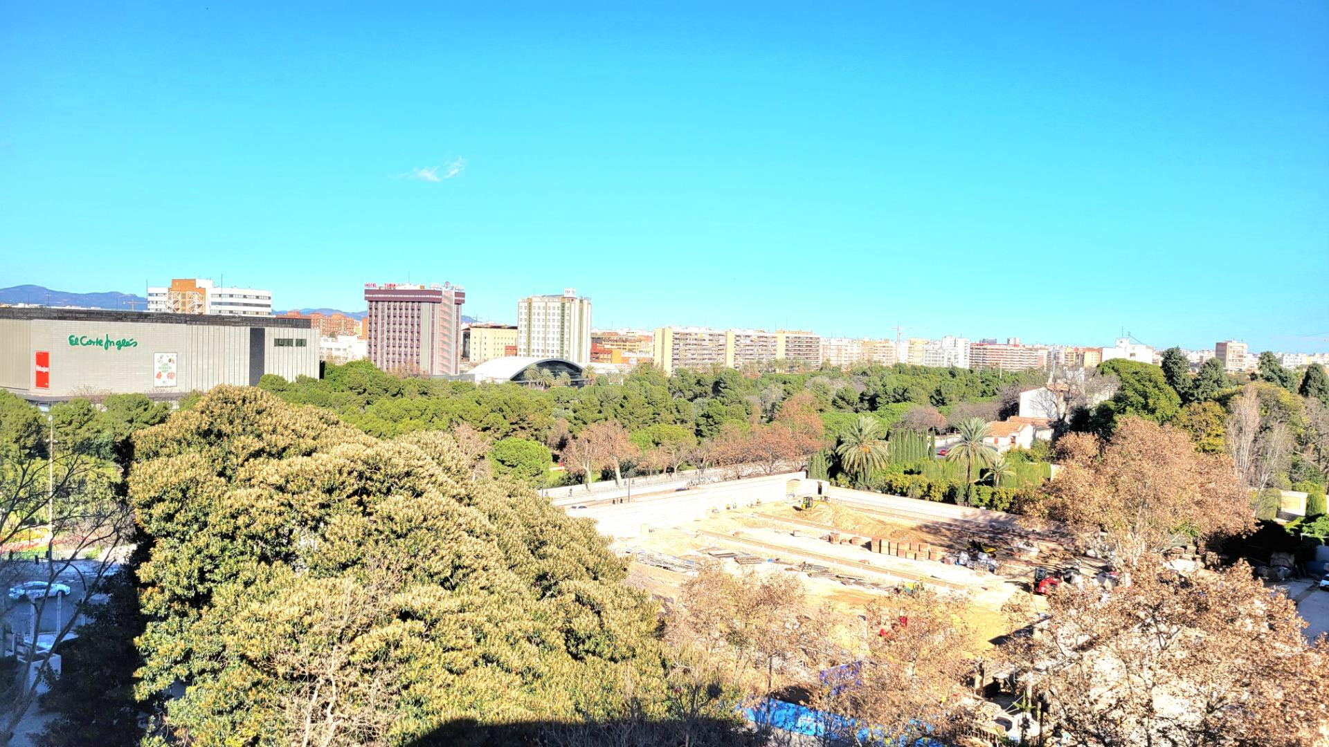 ESPECTACULAR PISO EN ARRANCAPINS (VALENCIA) CON VISTAS A LOS