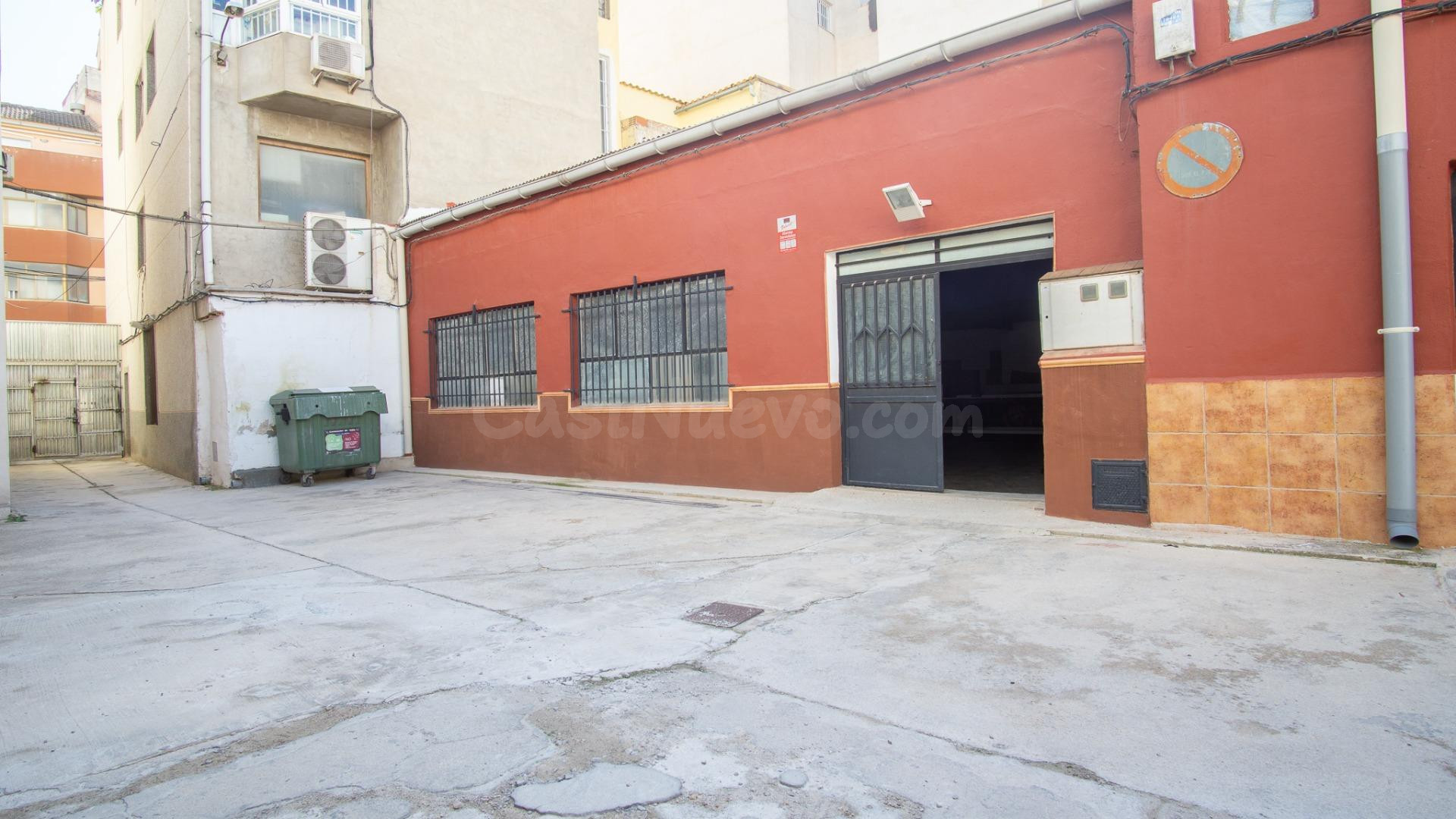 Nave o casa, ideal para convertir en vivienda