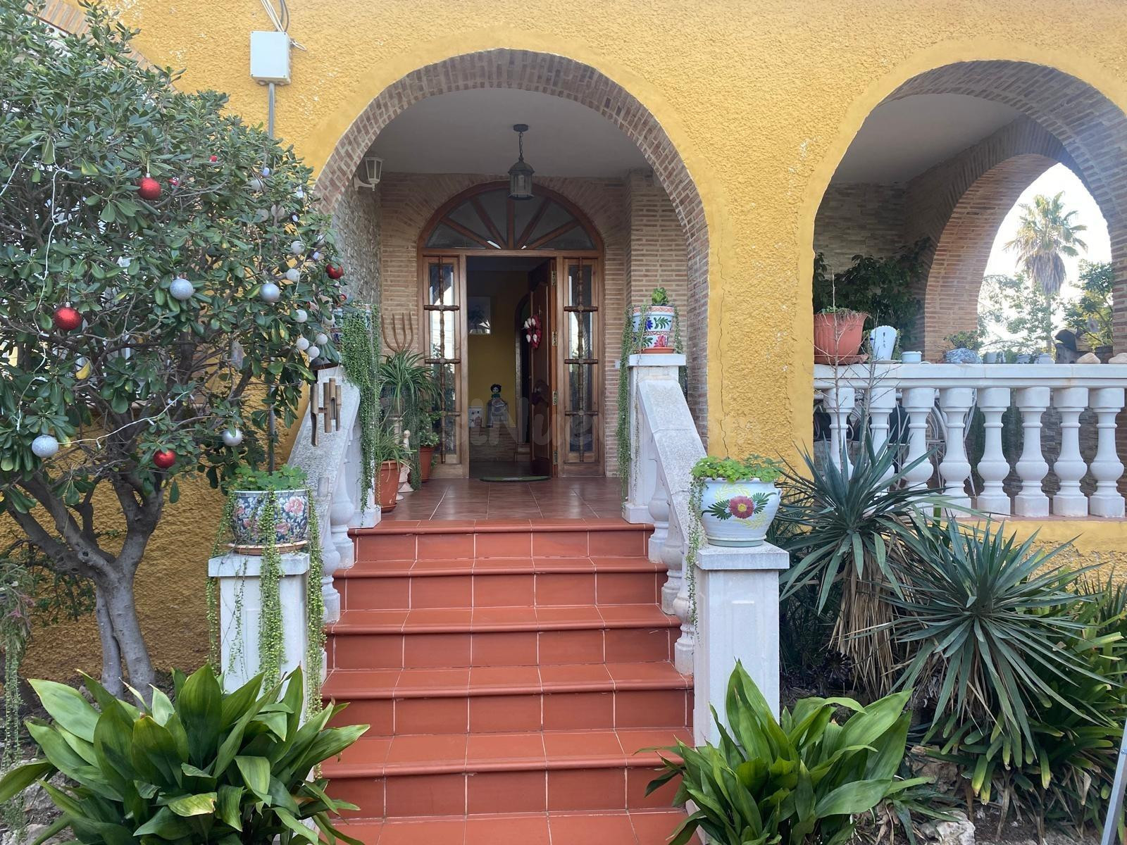 21Inmobiliarias vende este estupendo chalet en cumbre de cal