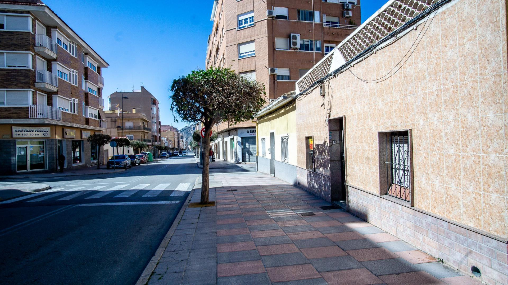 Casa solar de 131 m2 en Avenida de Elda, en Petrer - foto 3
