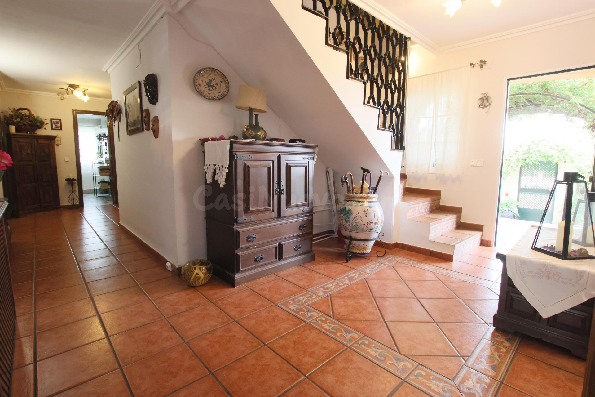 Chalet en venta en Urbanización las Lomas - foto 2