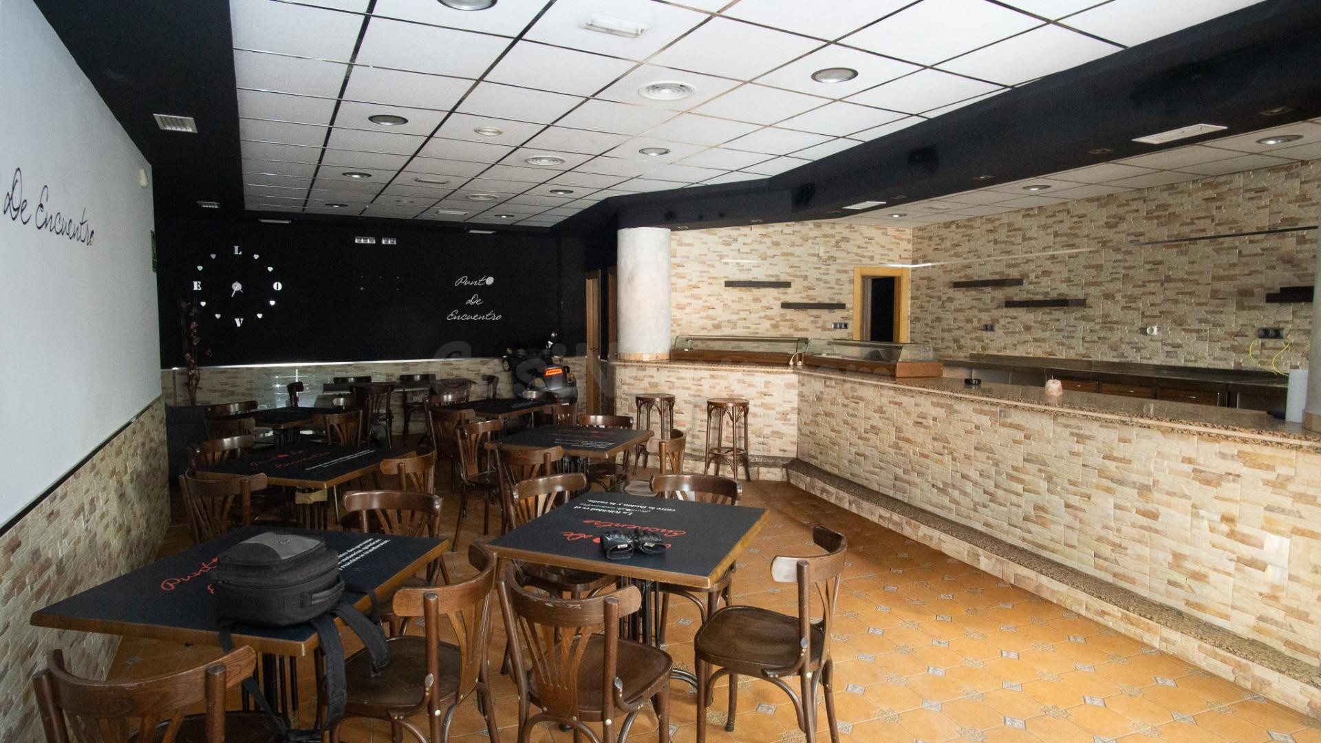 bar restaurante equipado