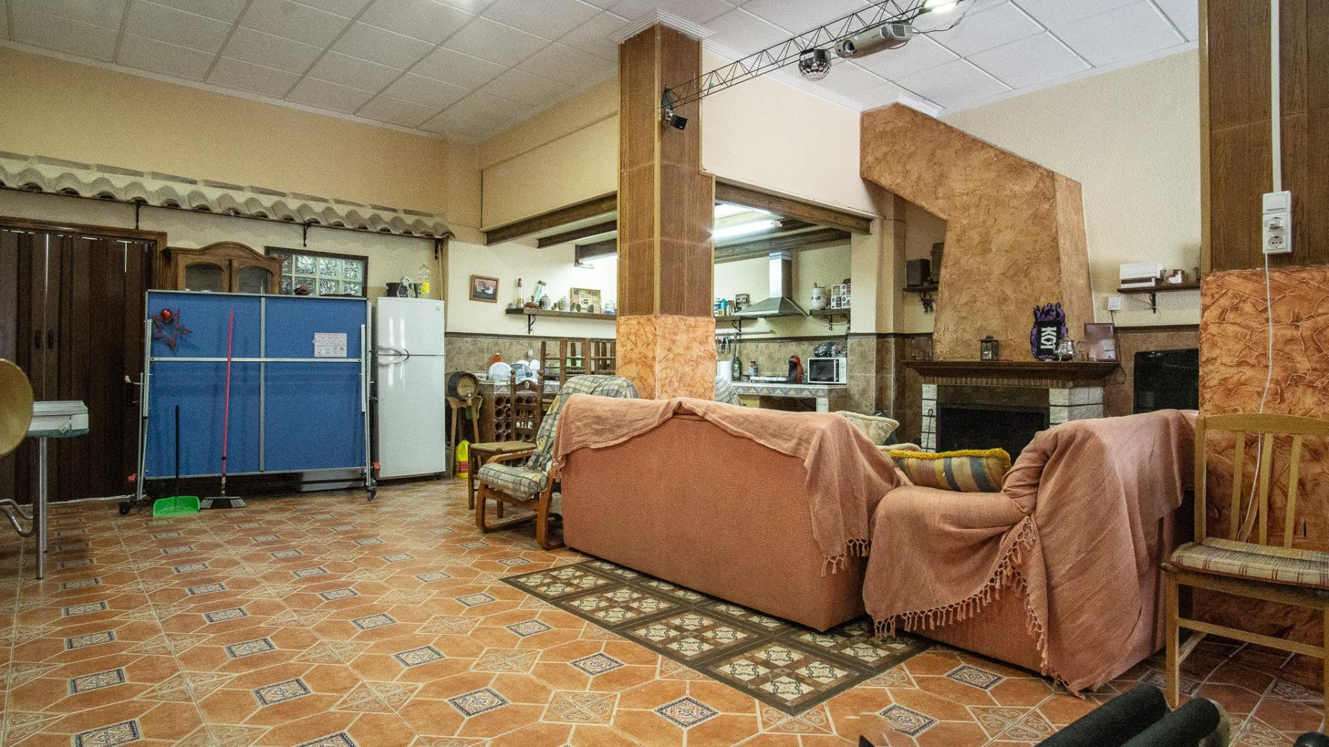 Local con posibilidad de cambio de uso a vivienda – Zona Pab - foto 2