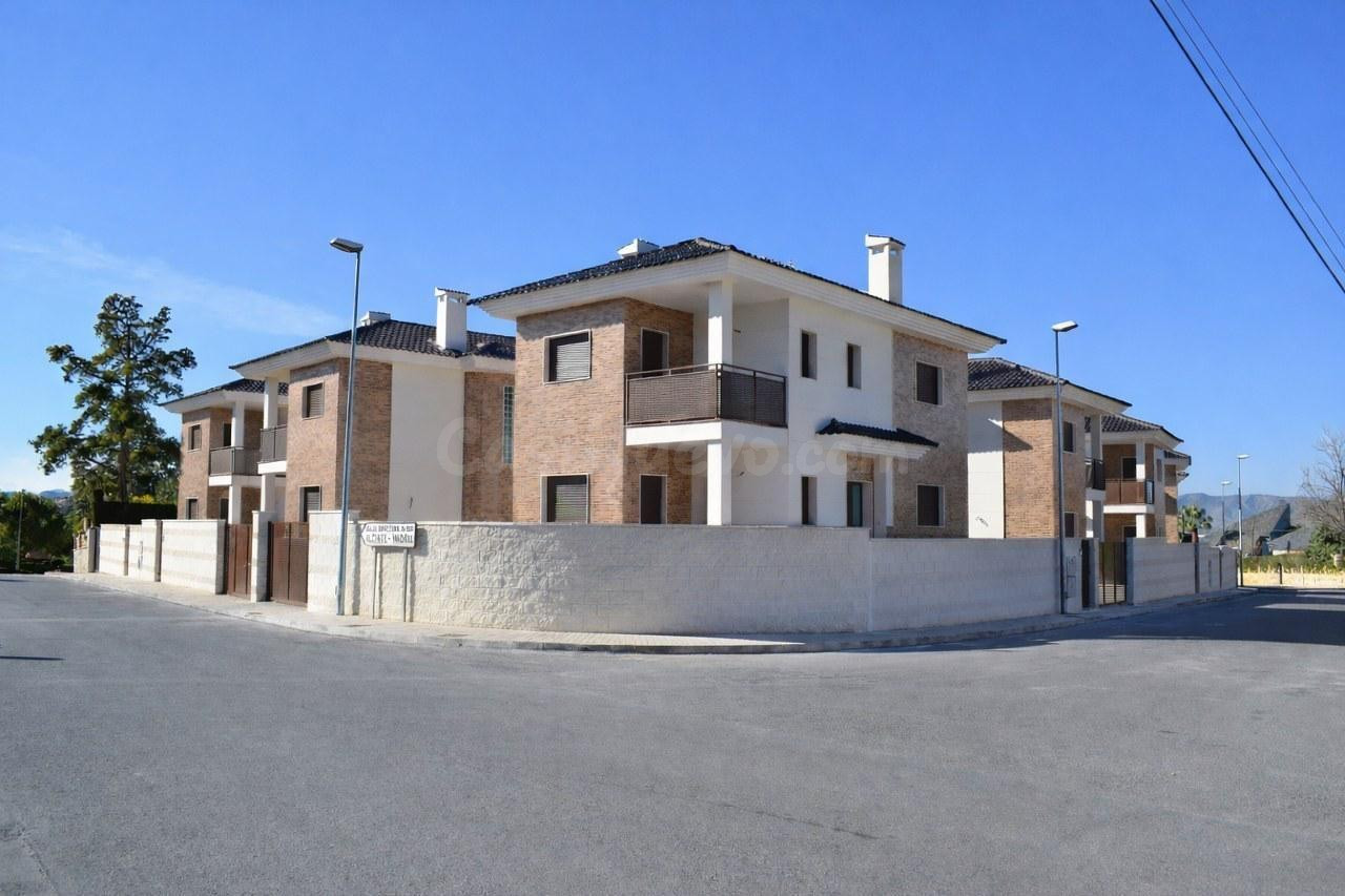 ¡Tu Chalet Soñado en Loma Badá, Petrer! ✨ - foto 2