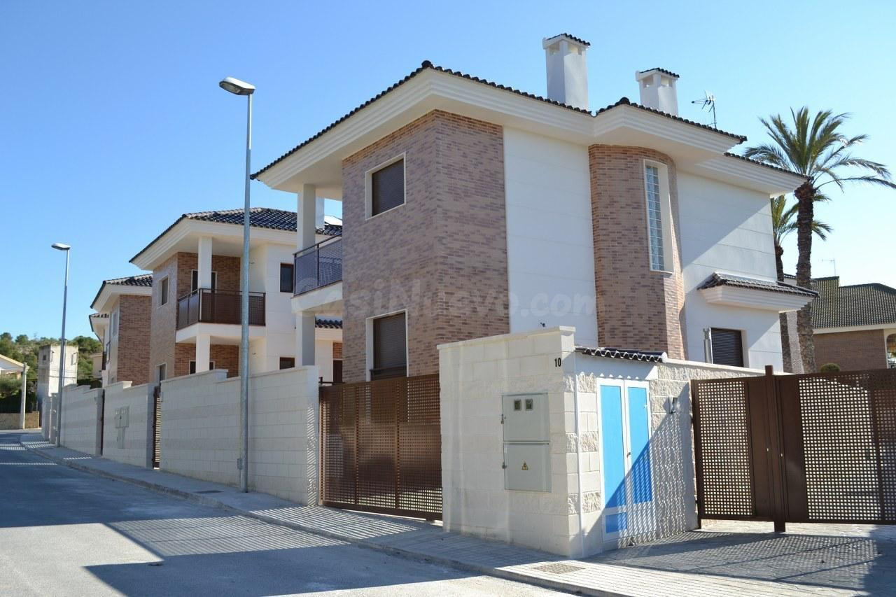 ¡Tu Chalet Soñado en Loma Badá, Petrer! ✨ - foto 3